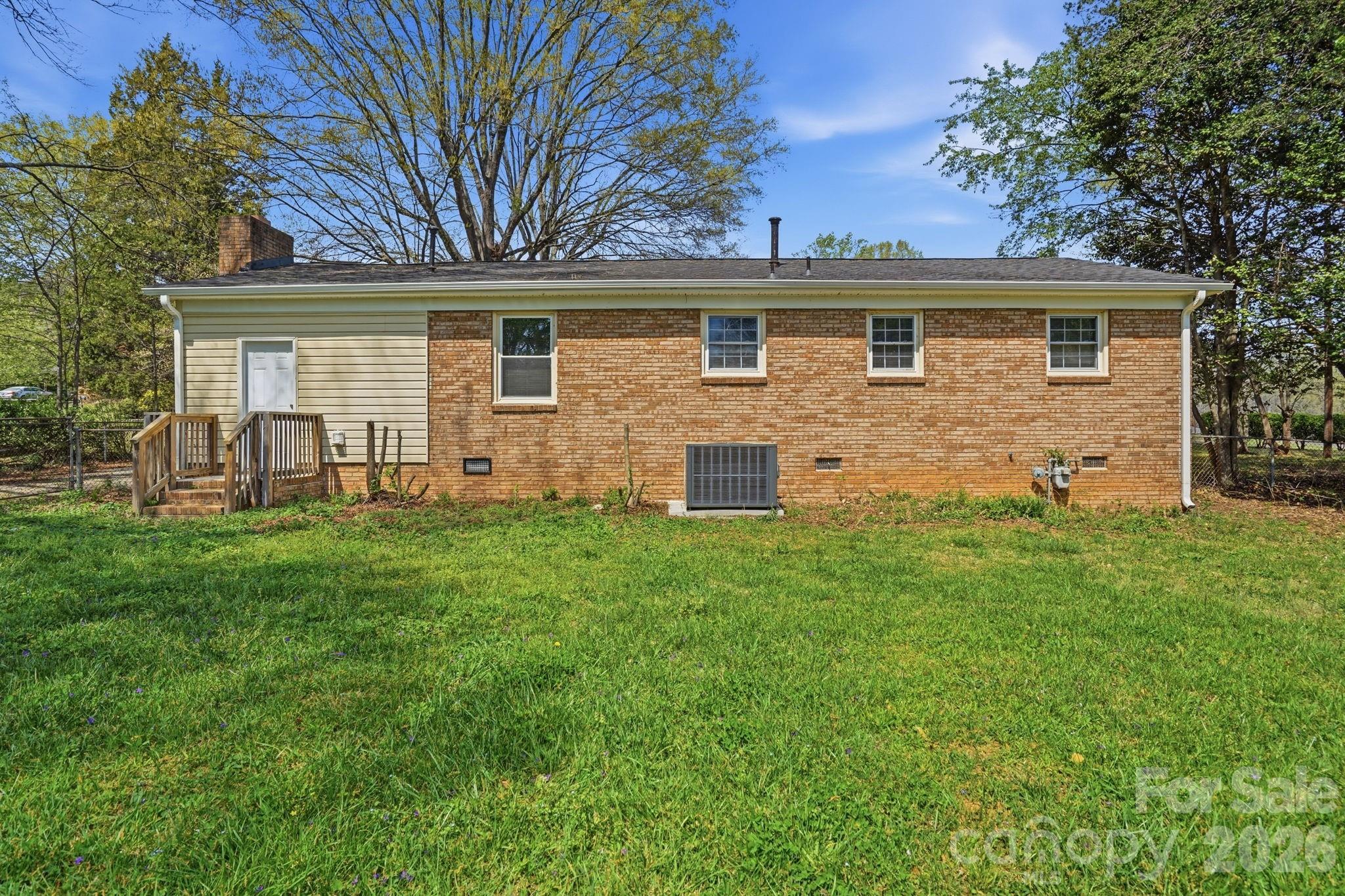 2323 Maplewood Drive — Gastonia