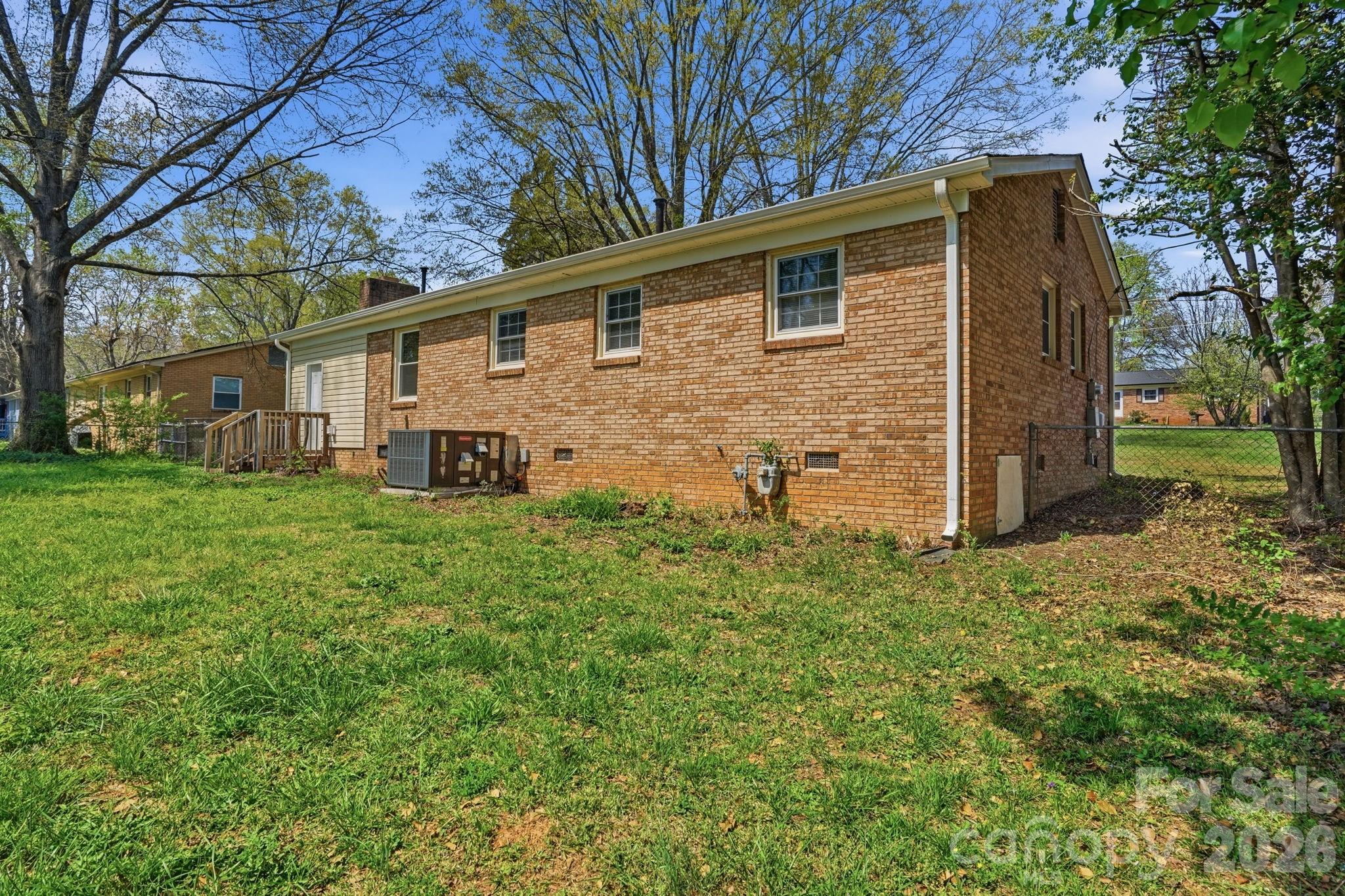 2323 Maplewood Drive — Gastonia