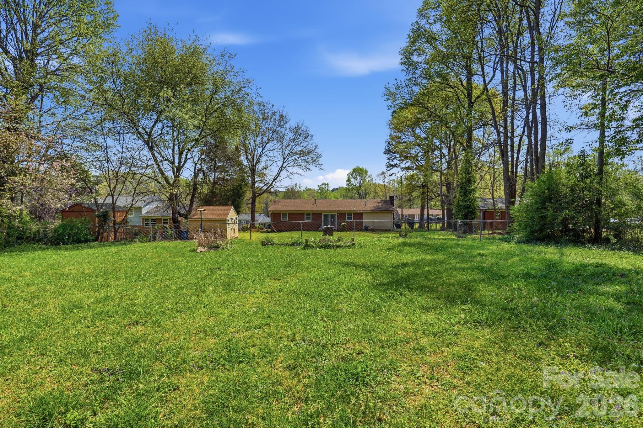 2323 Maplewood Drive — Gastonia