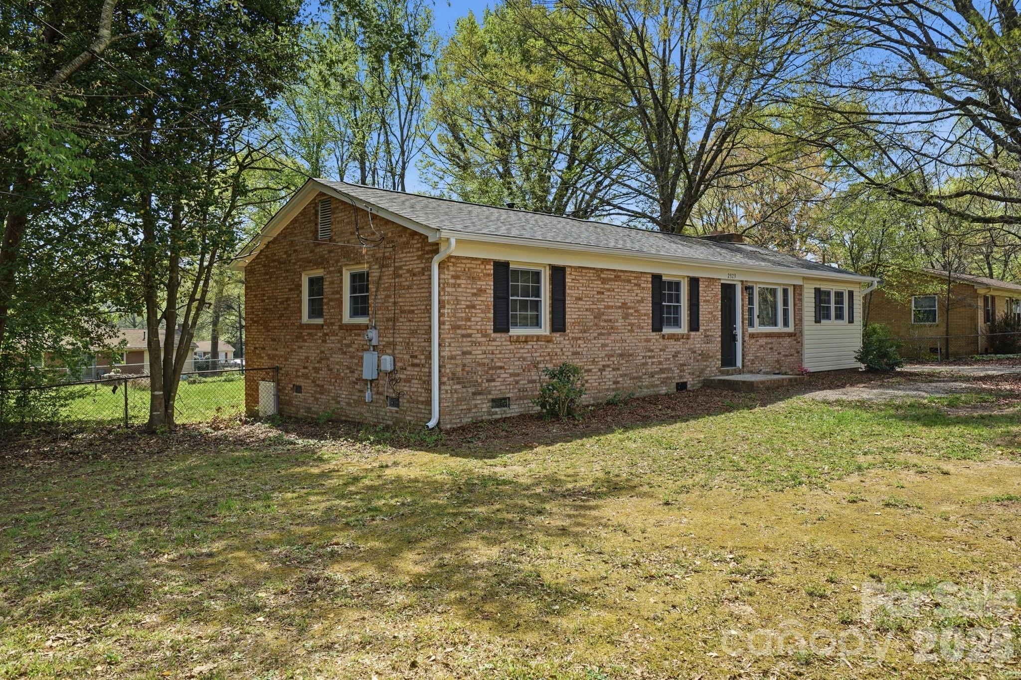 2323 Maplewood Drive — Gastonia