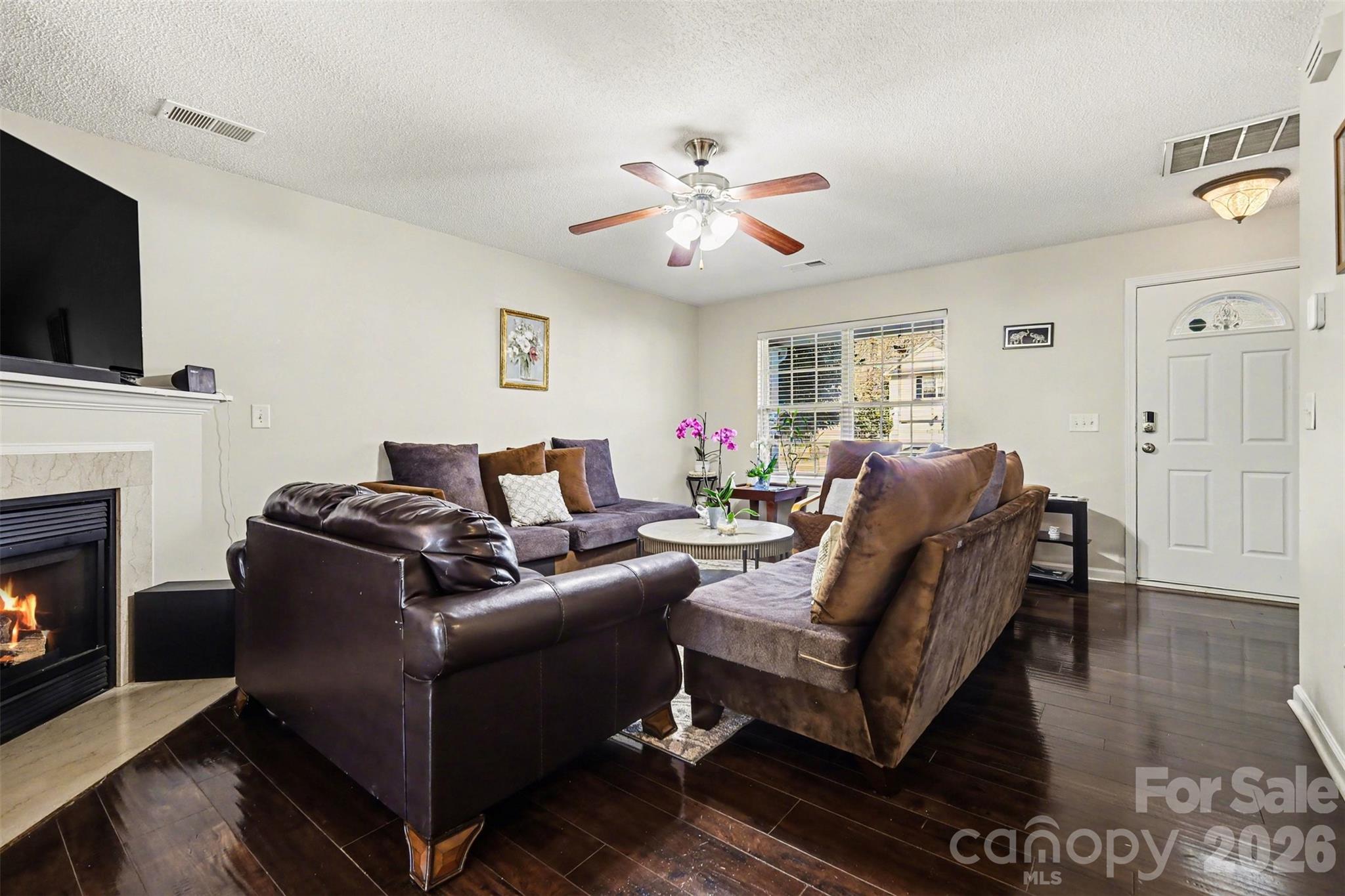503 River View Drive — Lowell