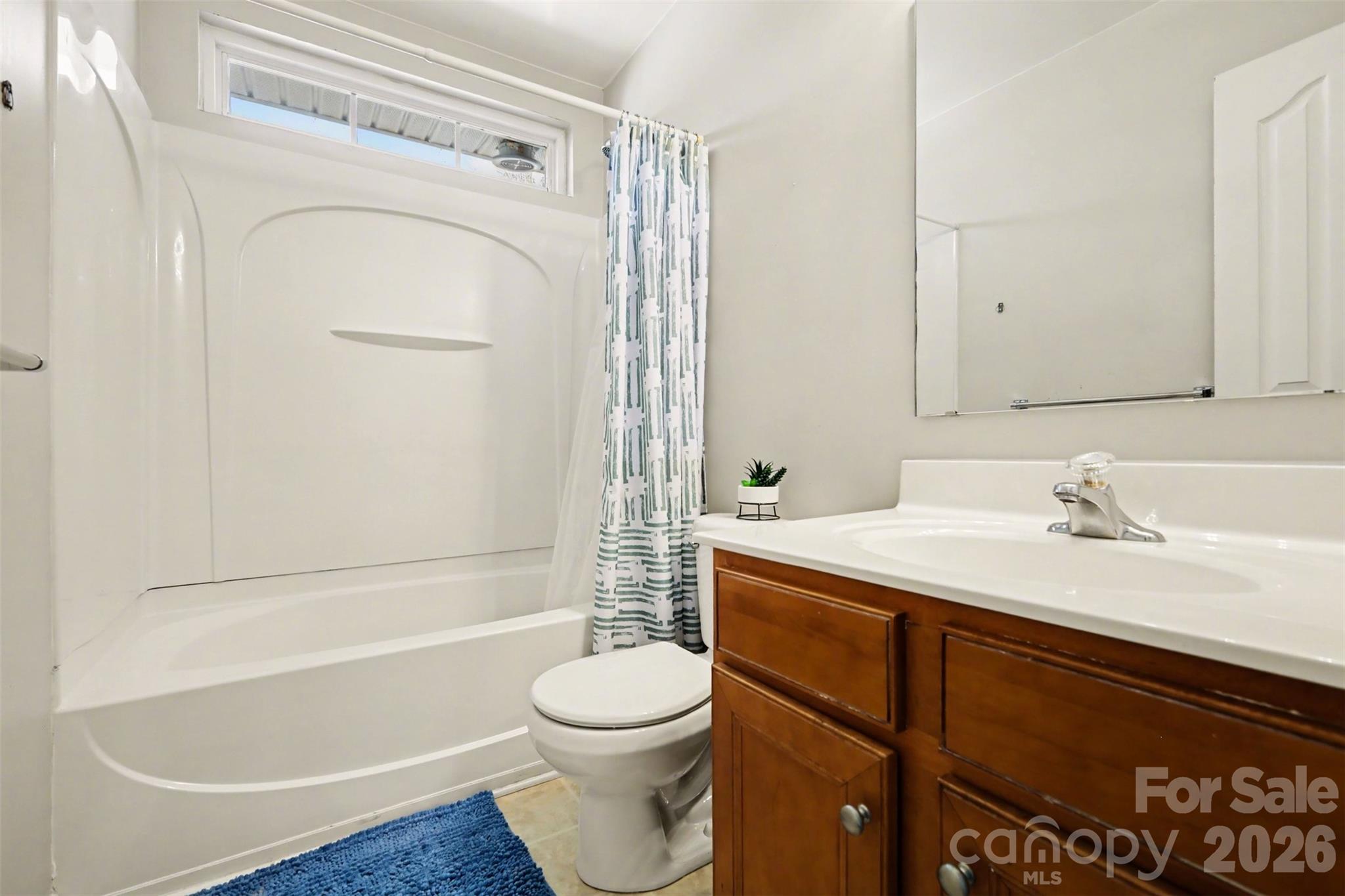 503 River View Drive — Lowell