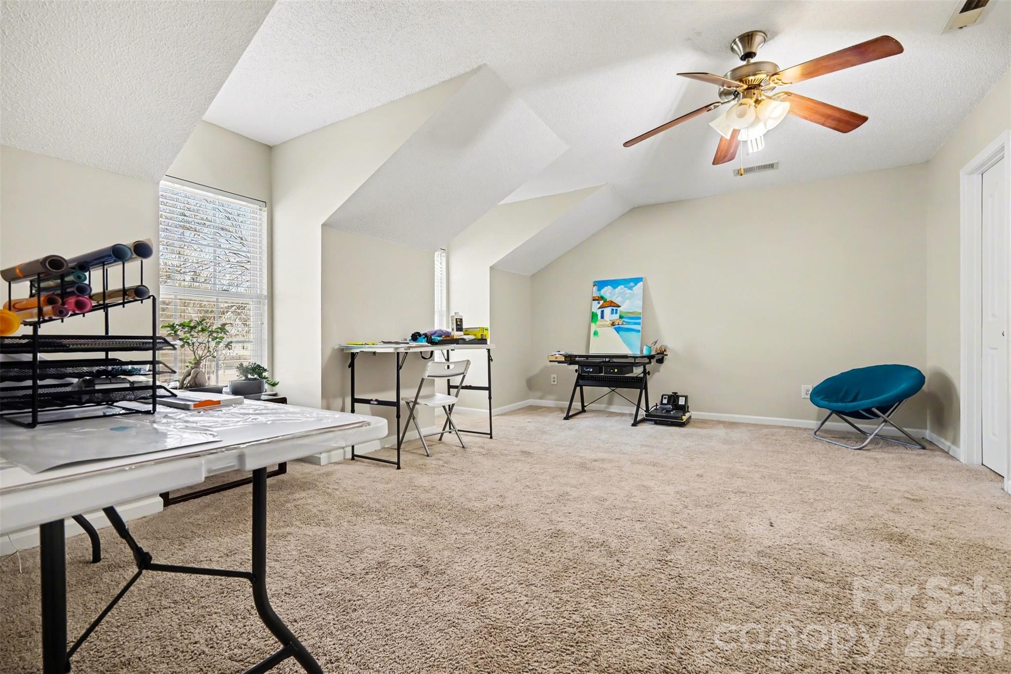 503 River View Drive — Lowell