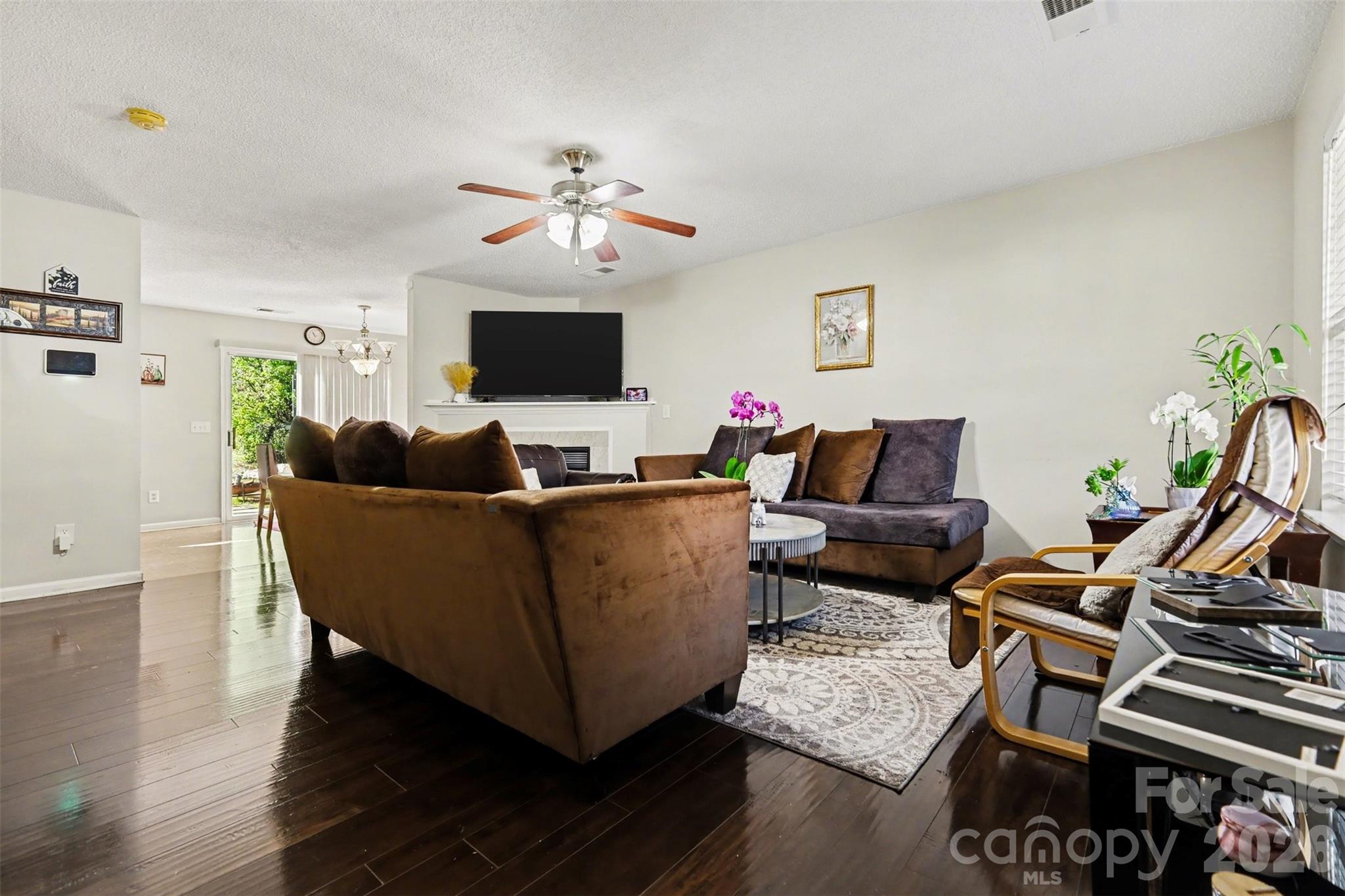 503 River View Drive — Lowell