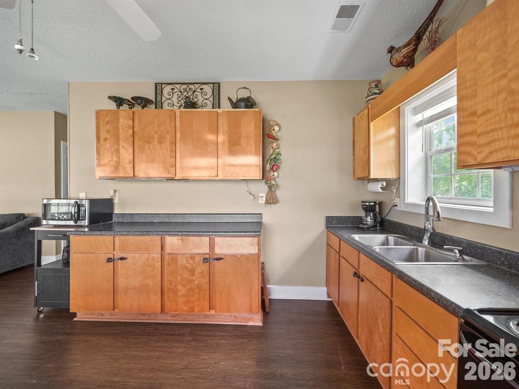 275 S Waters Edge Drive — Winnsboro