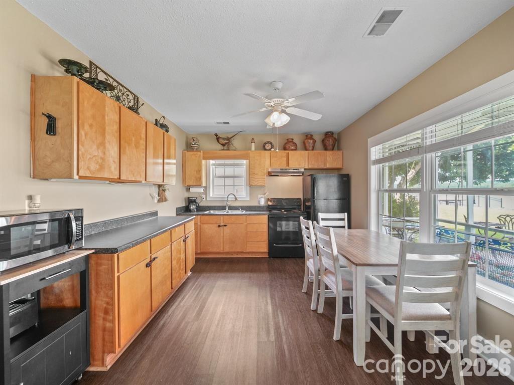 275 S Waters Edge Drive — Winnsboro