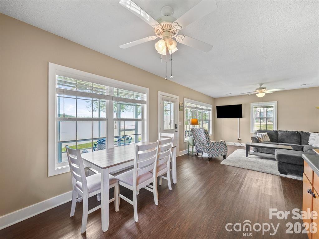 275 S Waters Edge Drive — Winnsboro