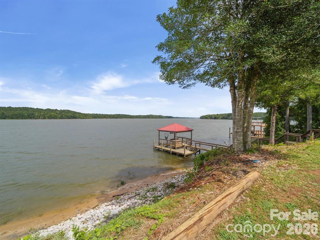 275 S Waters Edge Drive — Winnsboro