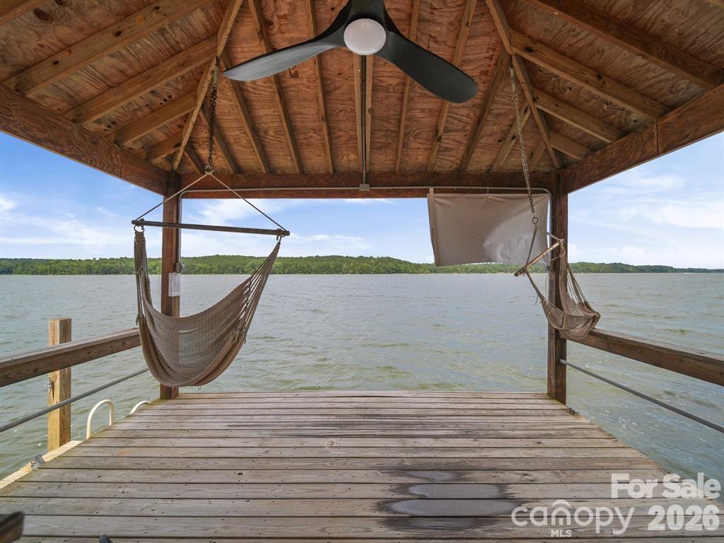 275 S Waters Edge Drive — Winnsboro