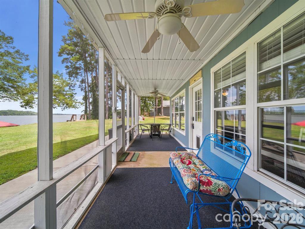 275 S Waters Edge Drive — Winnsboro