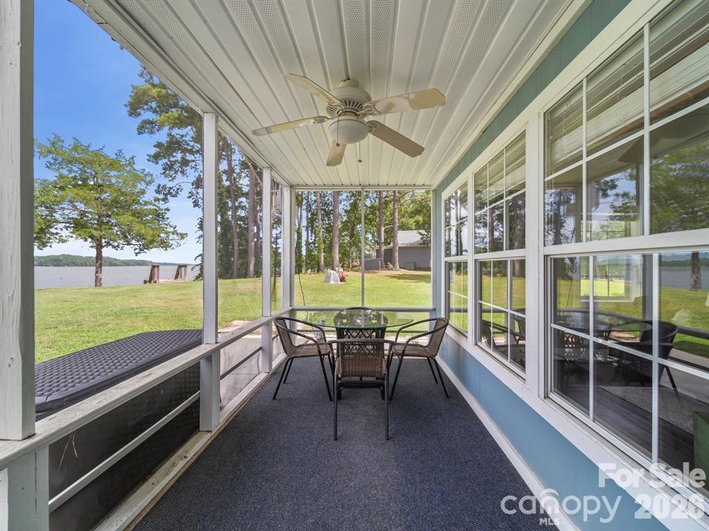 275 S Waters Edge Drive — Winnsboro