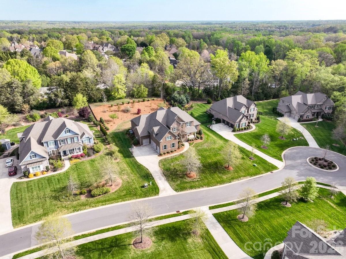 1015 Golden Bell Drive — Waxhaw