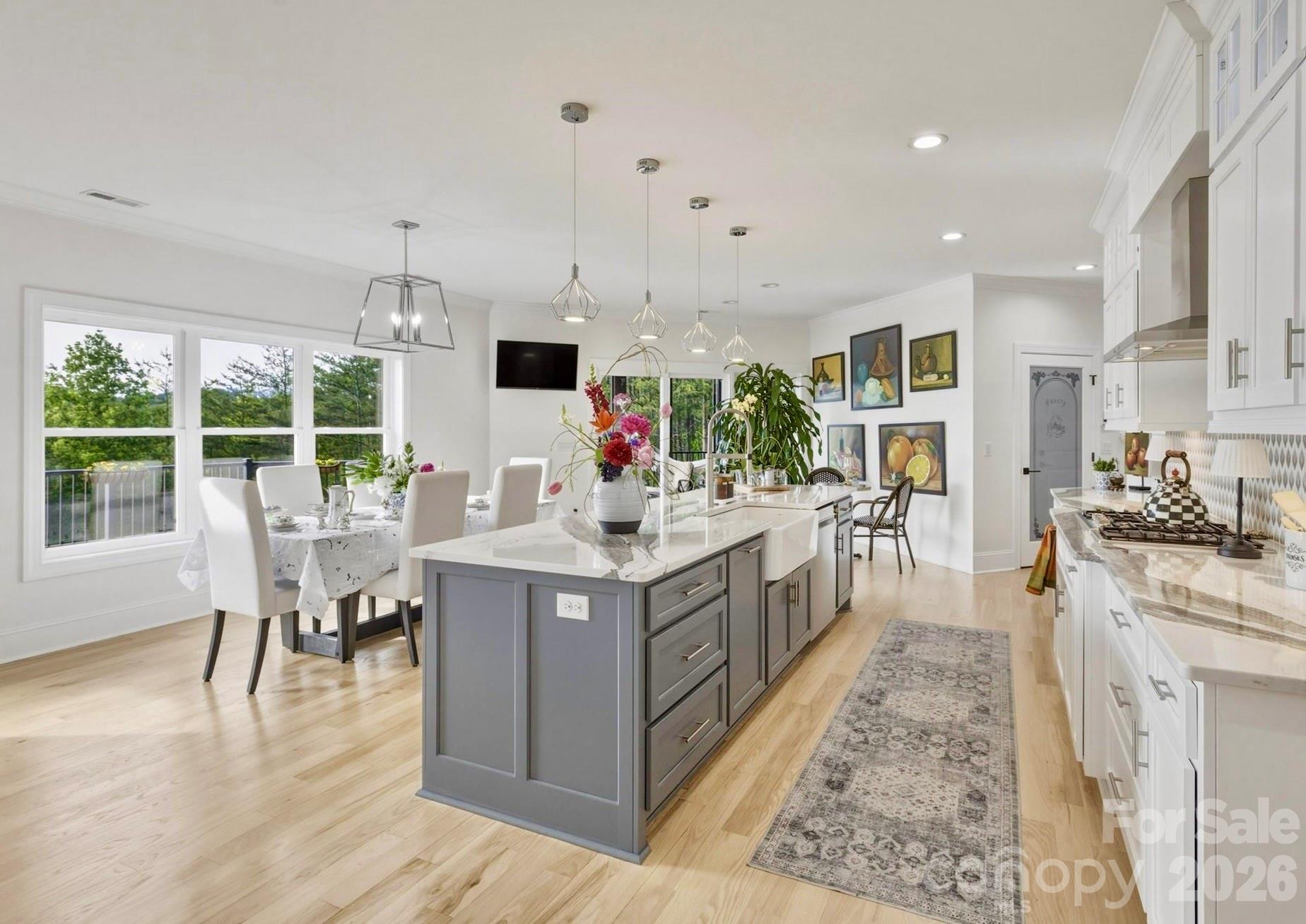 1506 High Valley Way — Lenoir