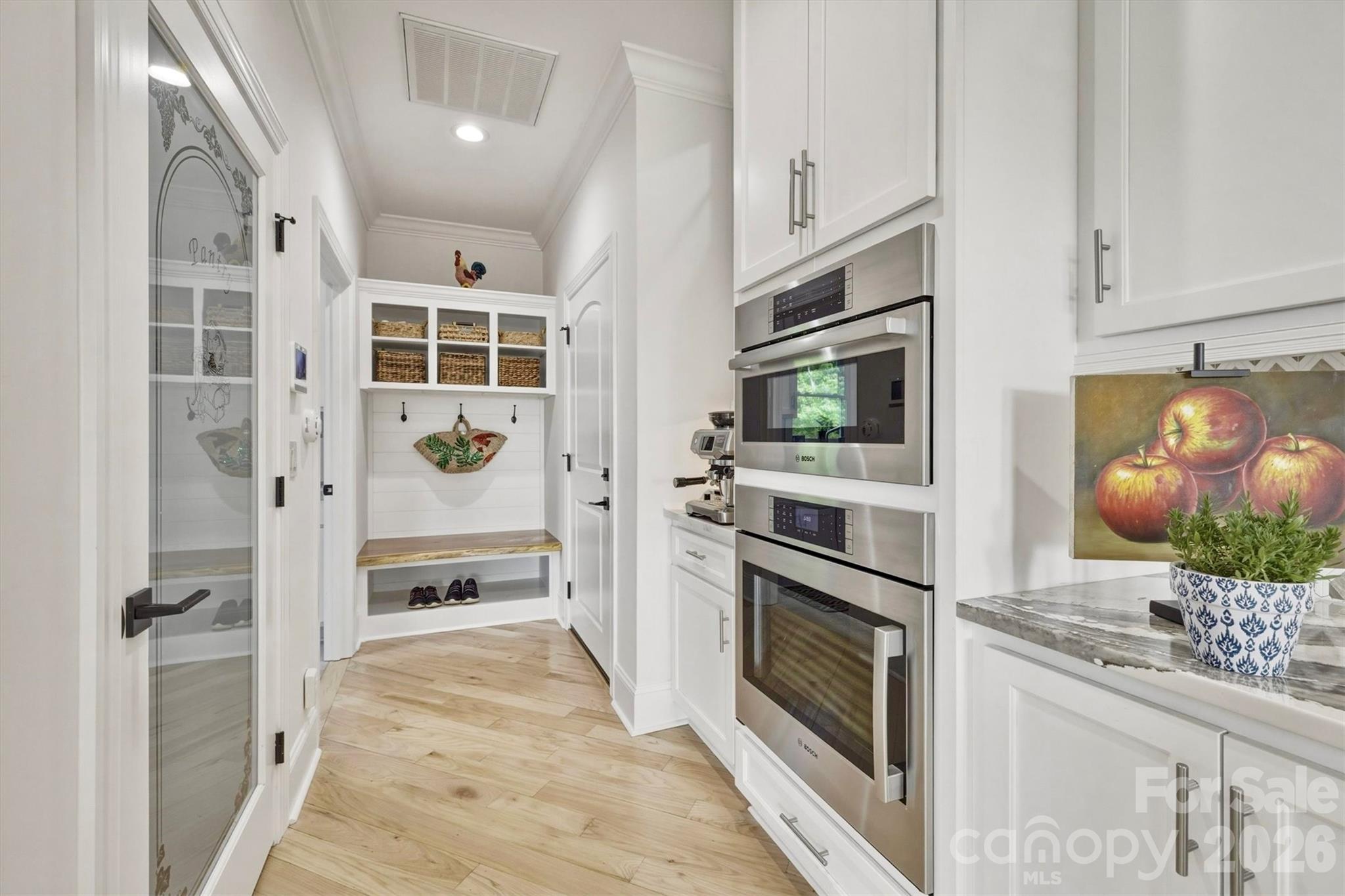 1506 High Valley Way — Lenoir
