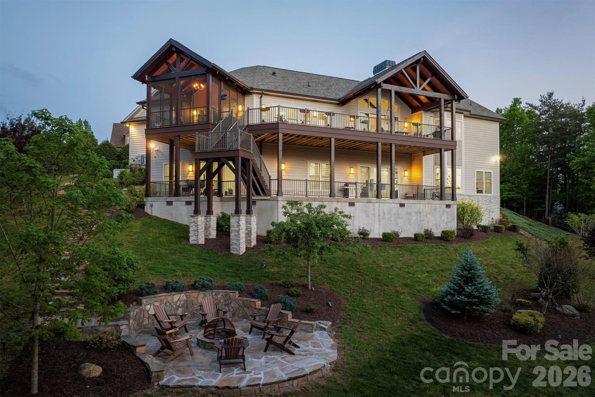 1506 High Valley Way — Lenoir