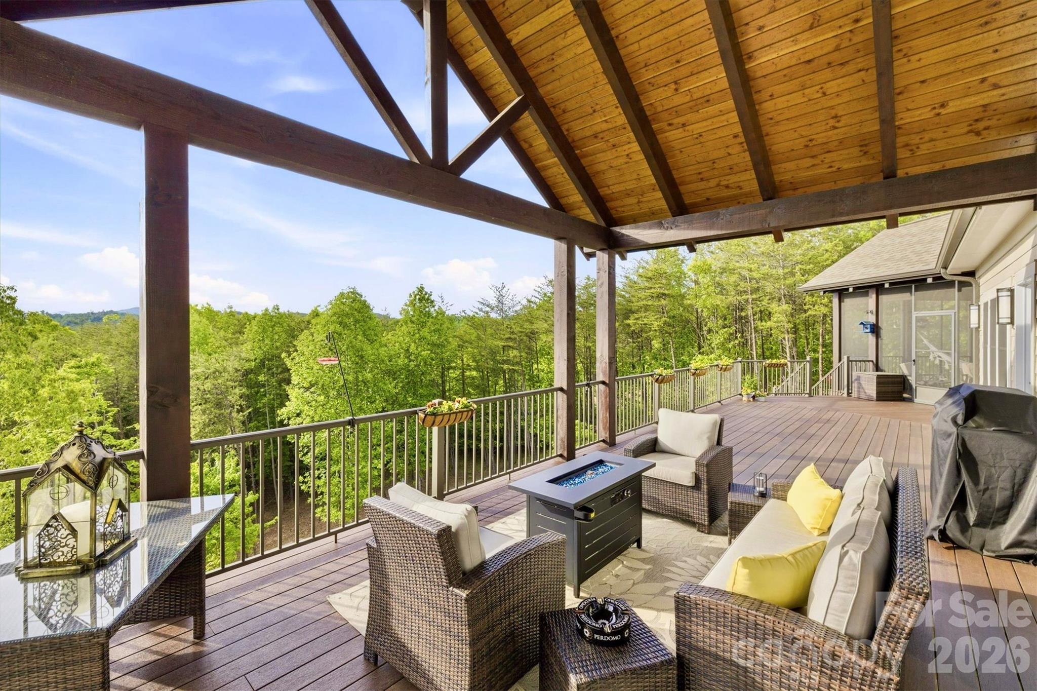 1506 High Valley Way — Lenoir