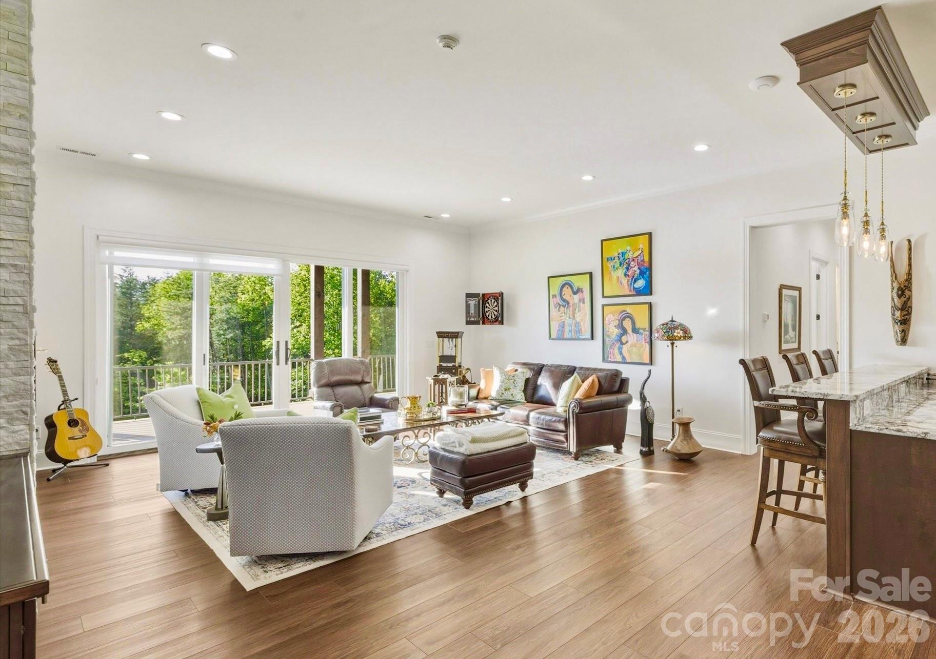 1506 High Valley Way — Lenoir