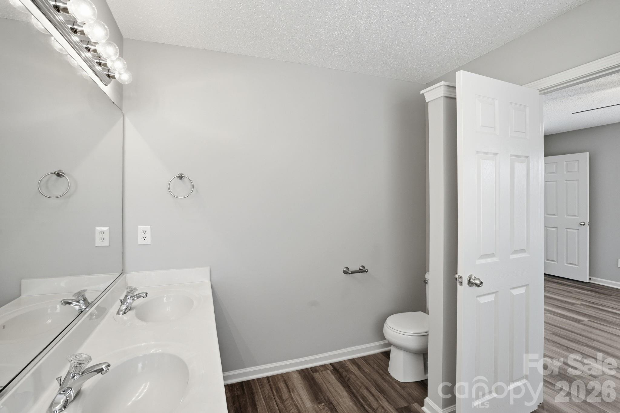 836 Almora Drive — Charlotte