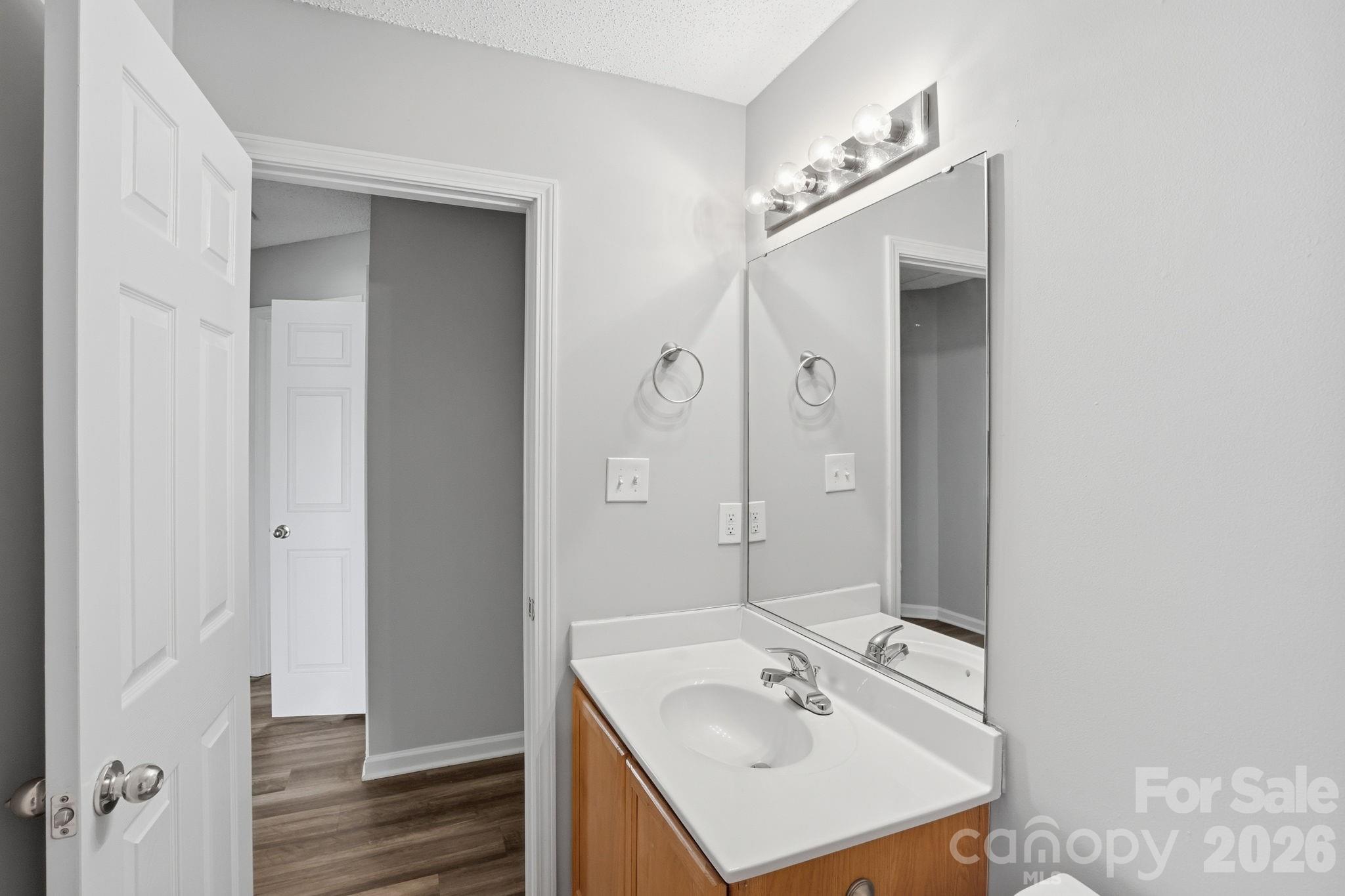 836 Almora Drive — Charlotte
