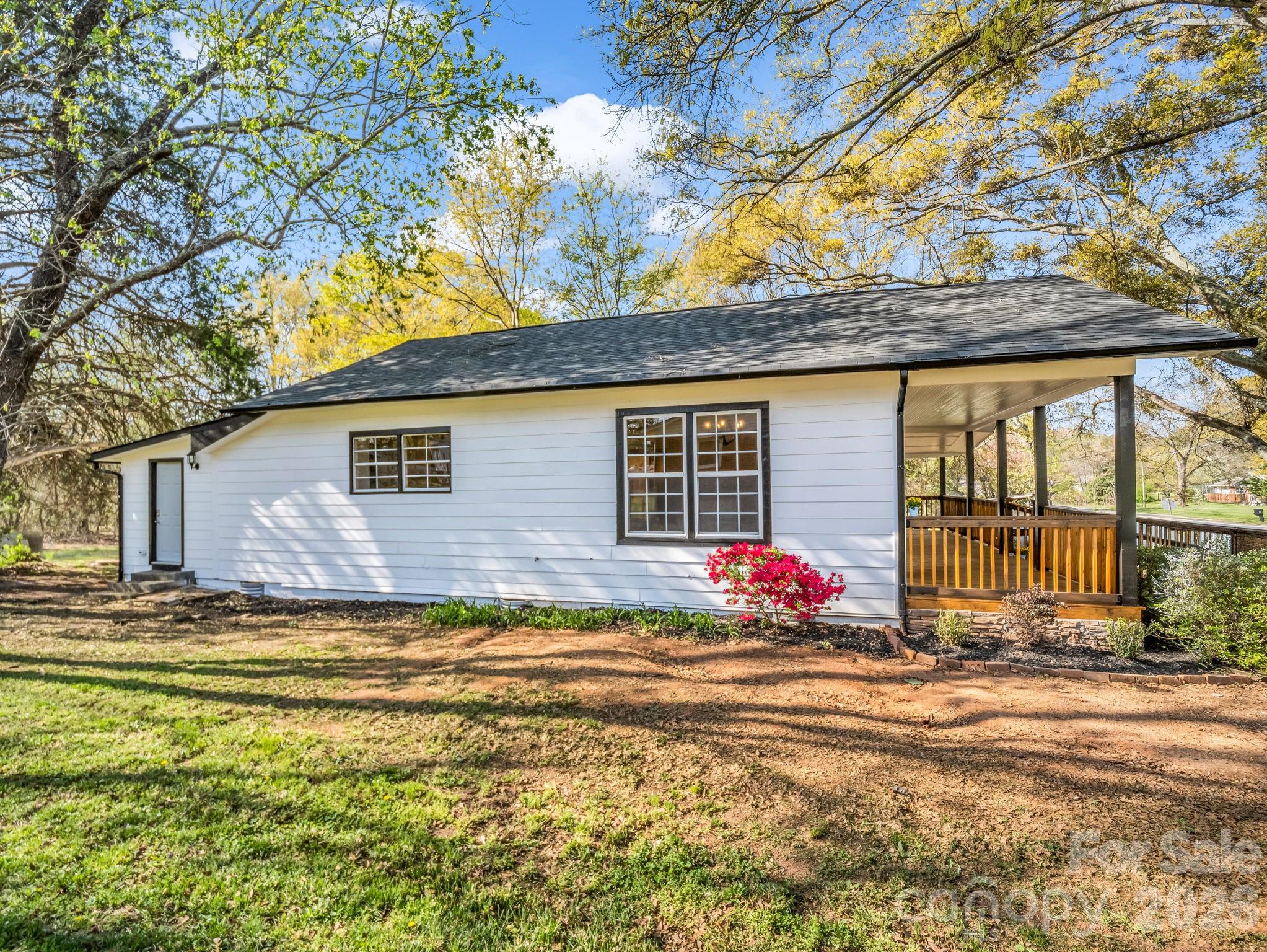 109 NC 120 Highway — Mooresboro