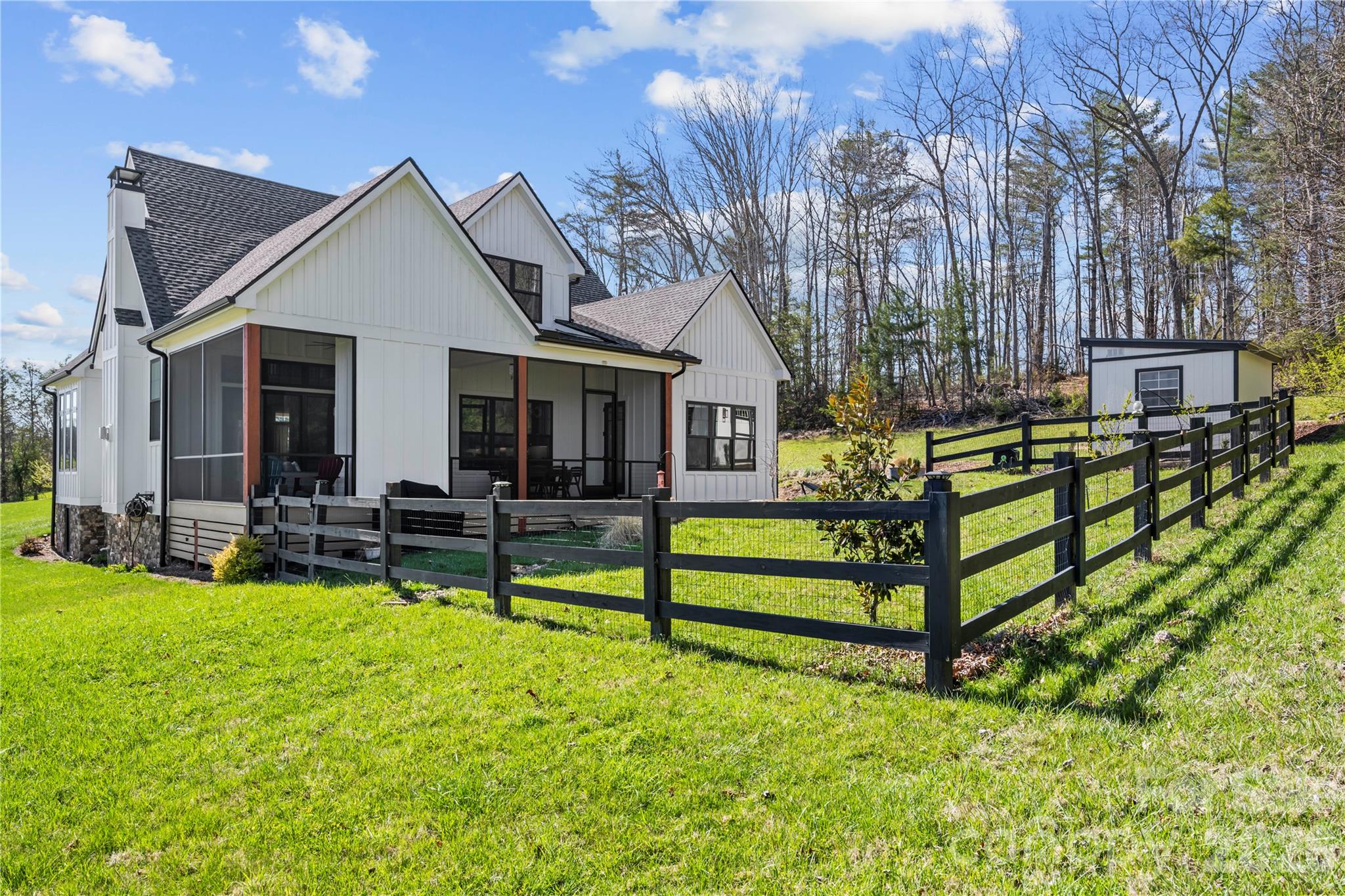 122 Wintercress Drive — Mills River