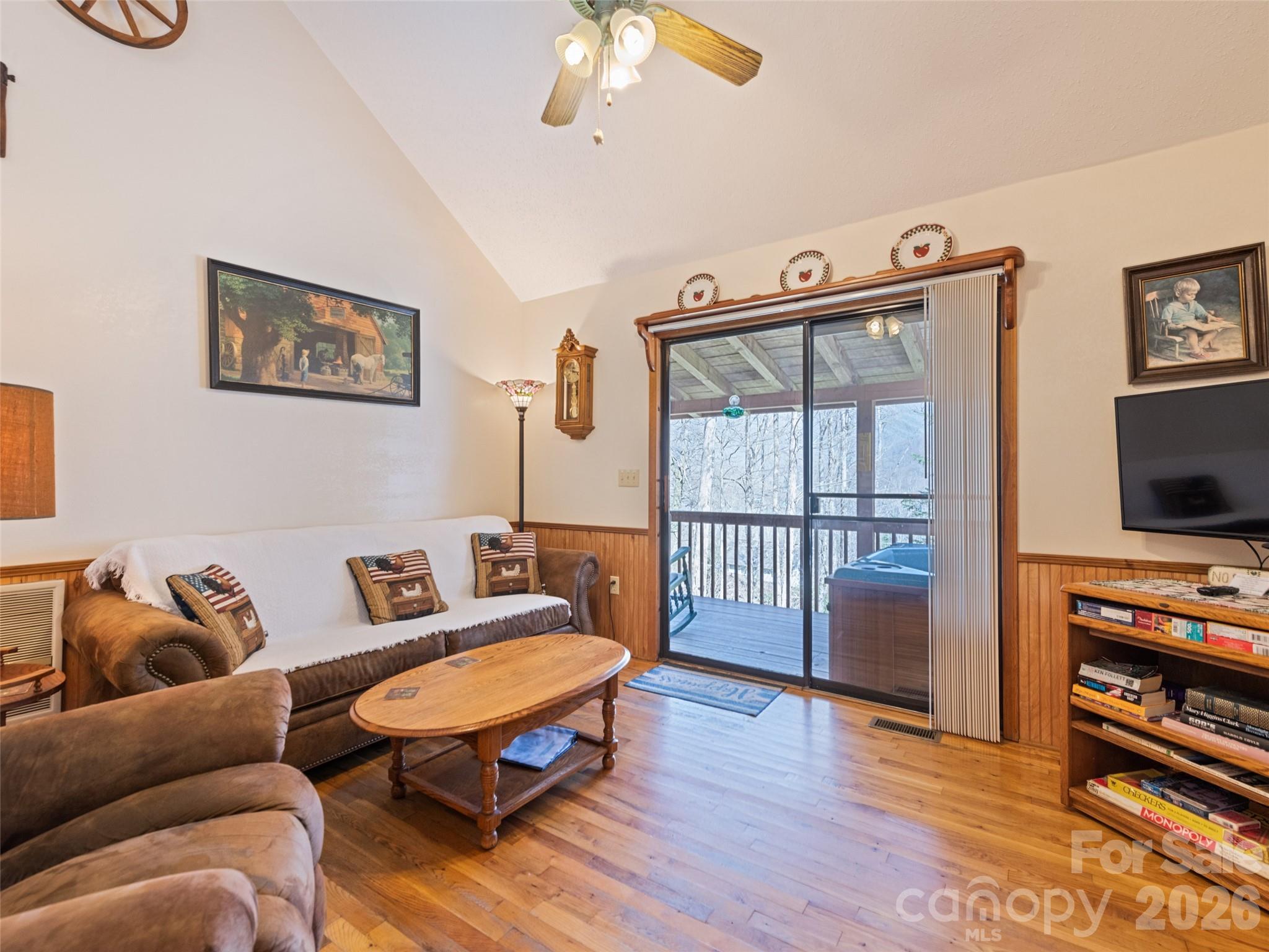 46 Stump Lane — Maggie Valley