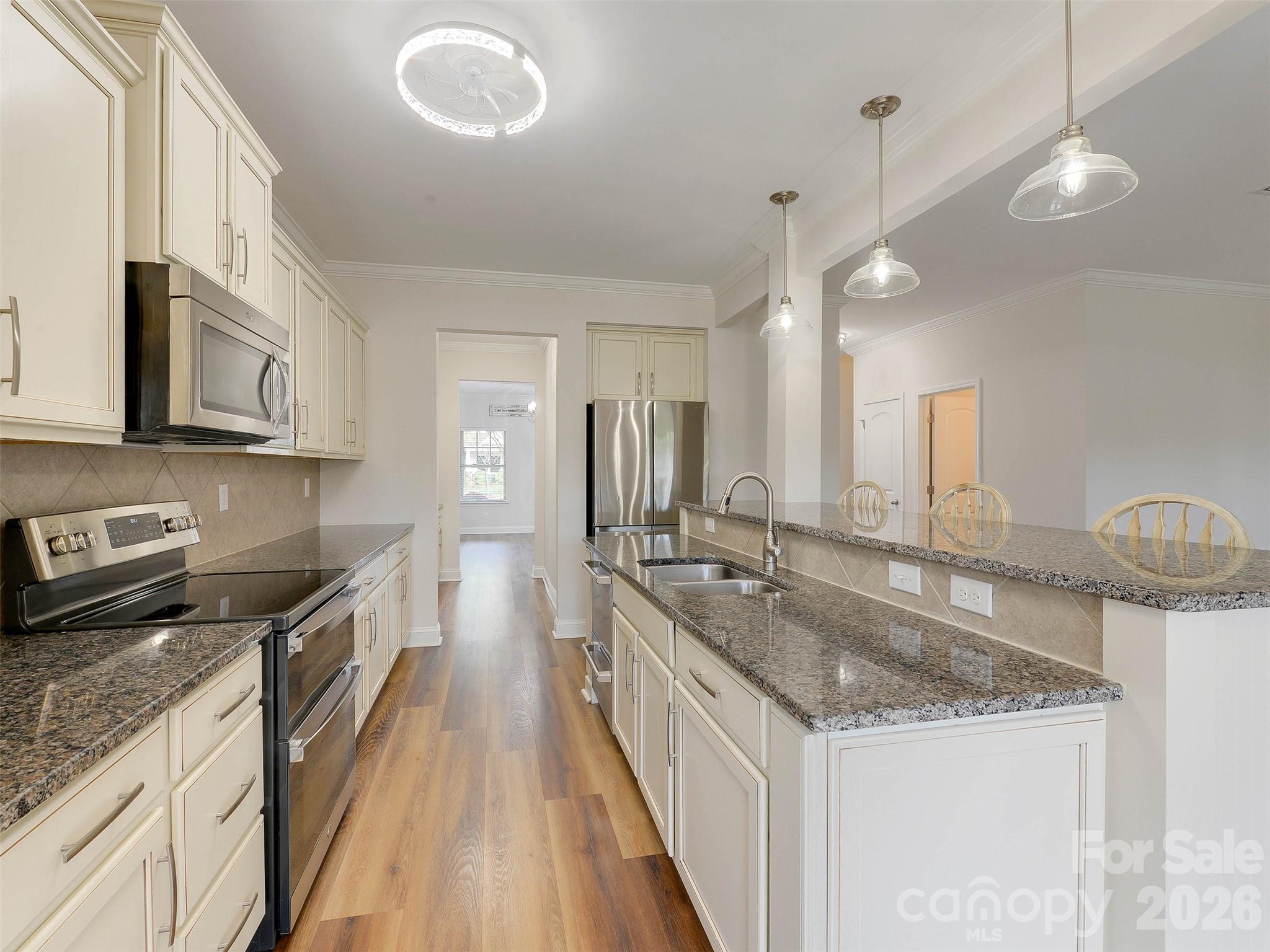 15229 Windward Lane — Lancaster