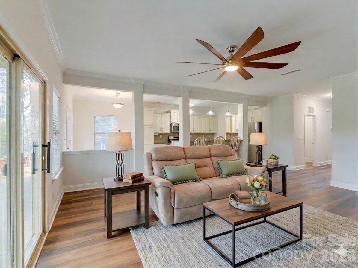 15229 Windward Lane — Lancaster