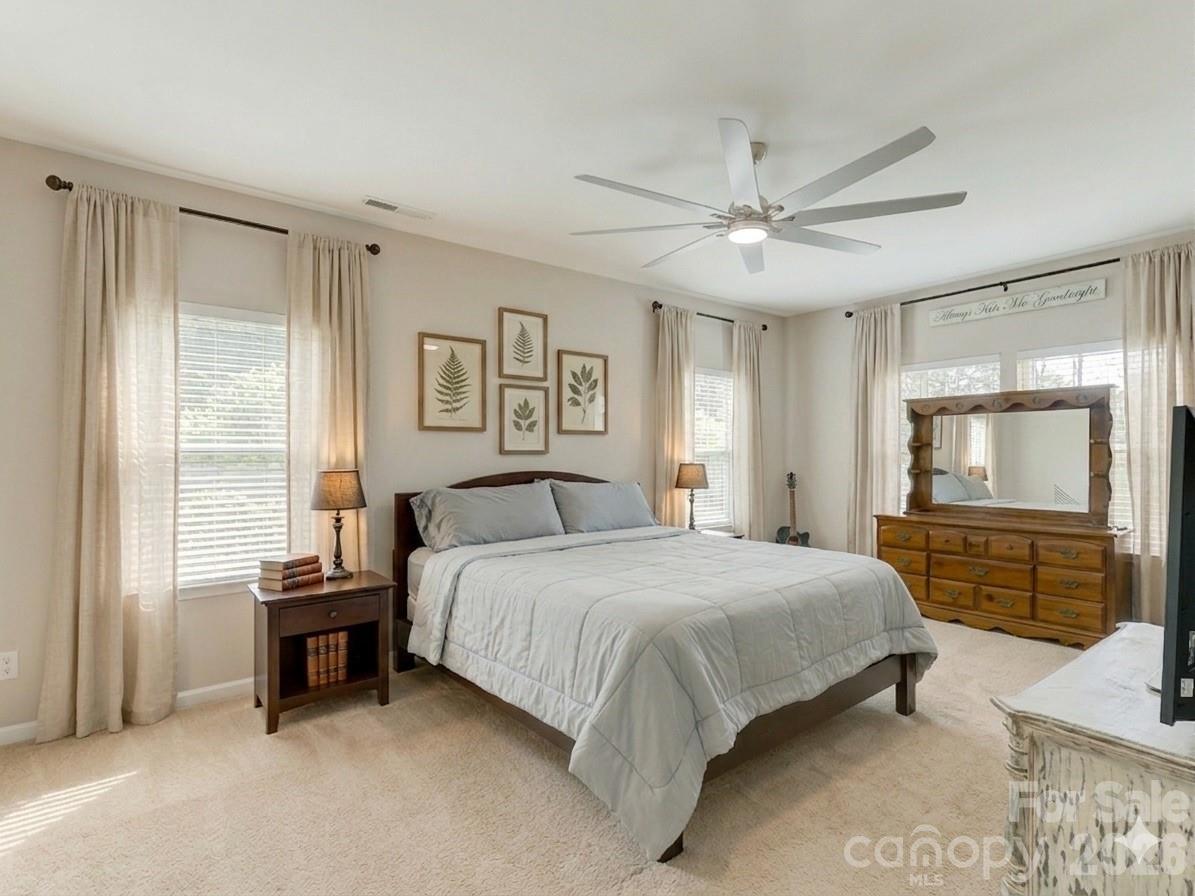 15229 Windward Lane — Lancaster