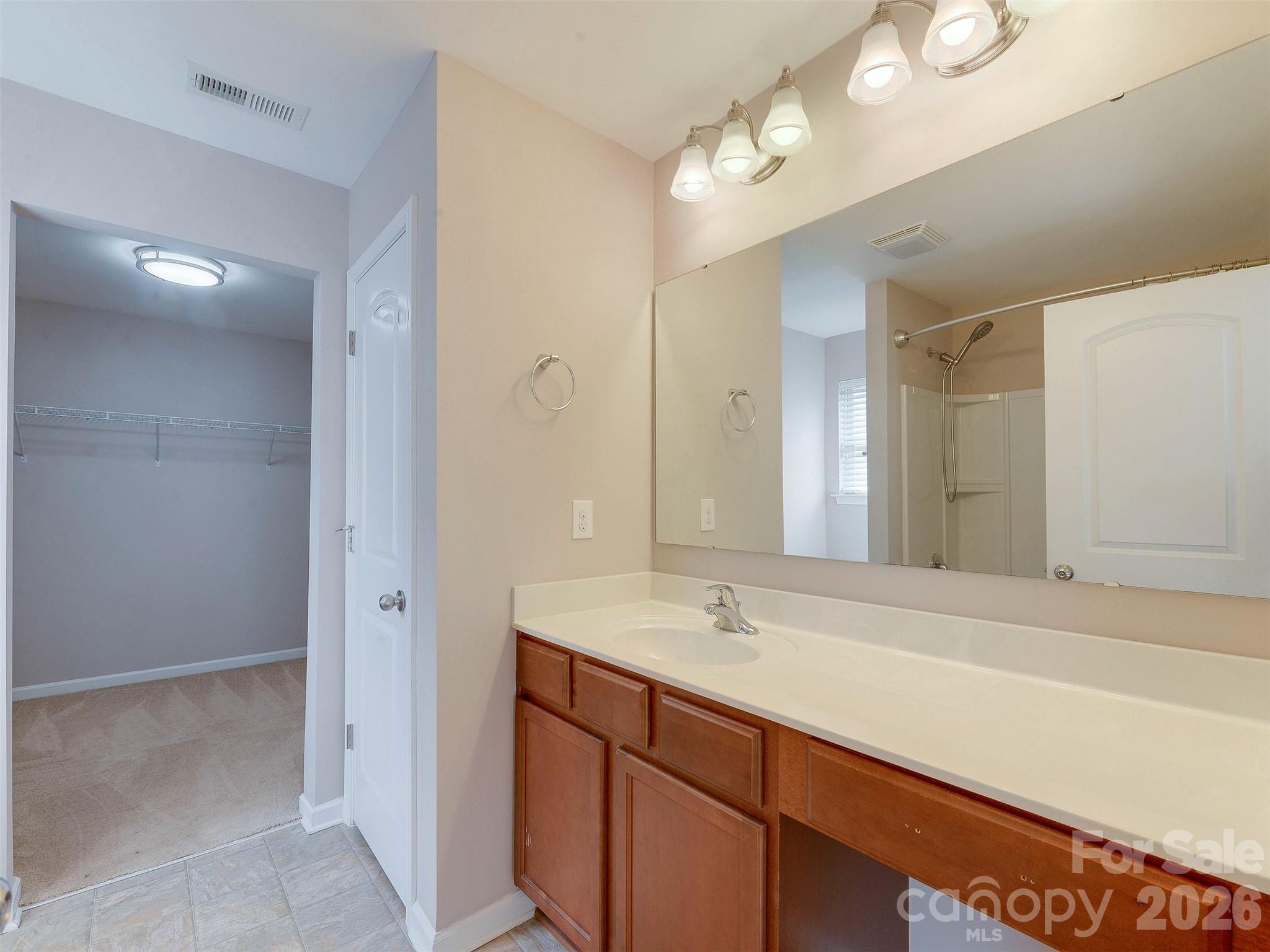 15229 Windward Lane — Lancaster
