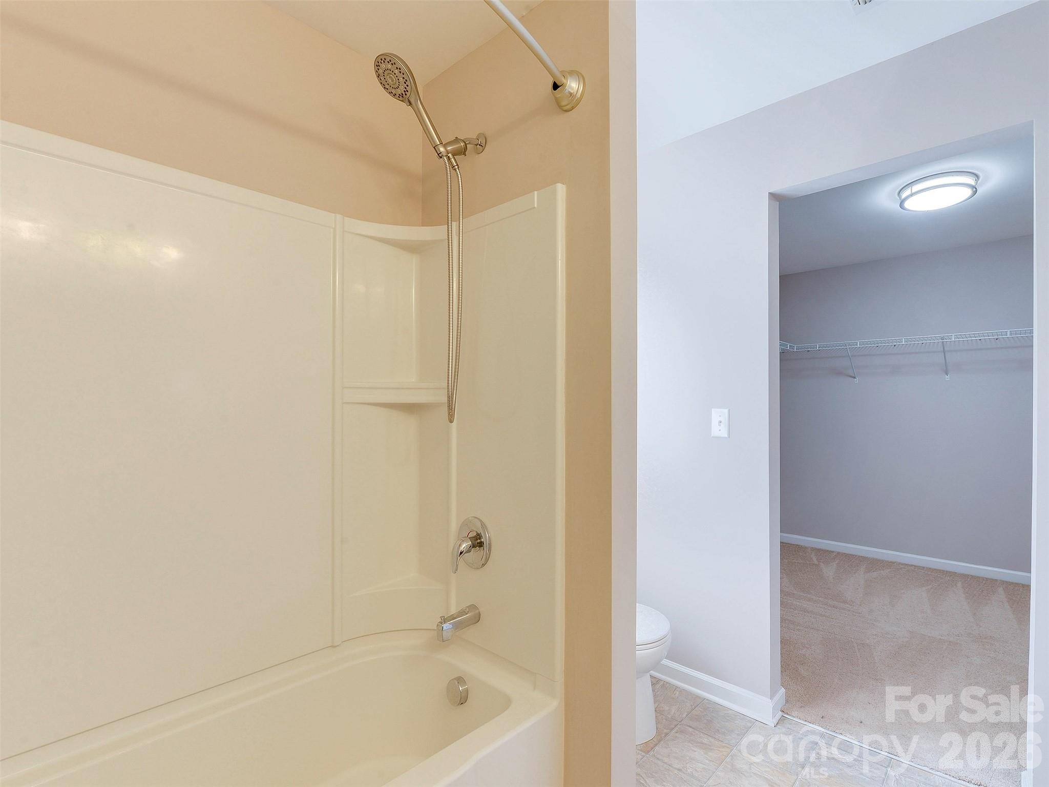 15229 Windward Lane — Lancaster