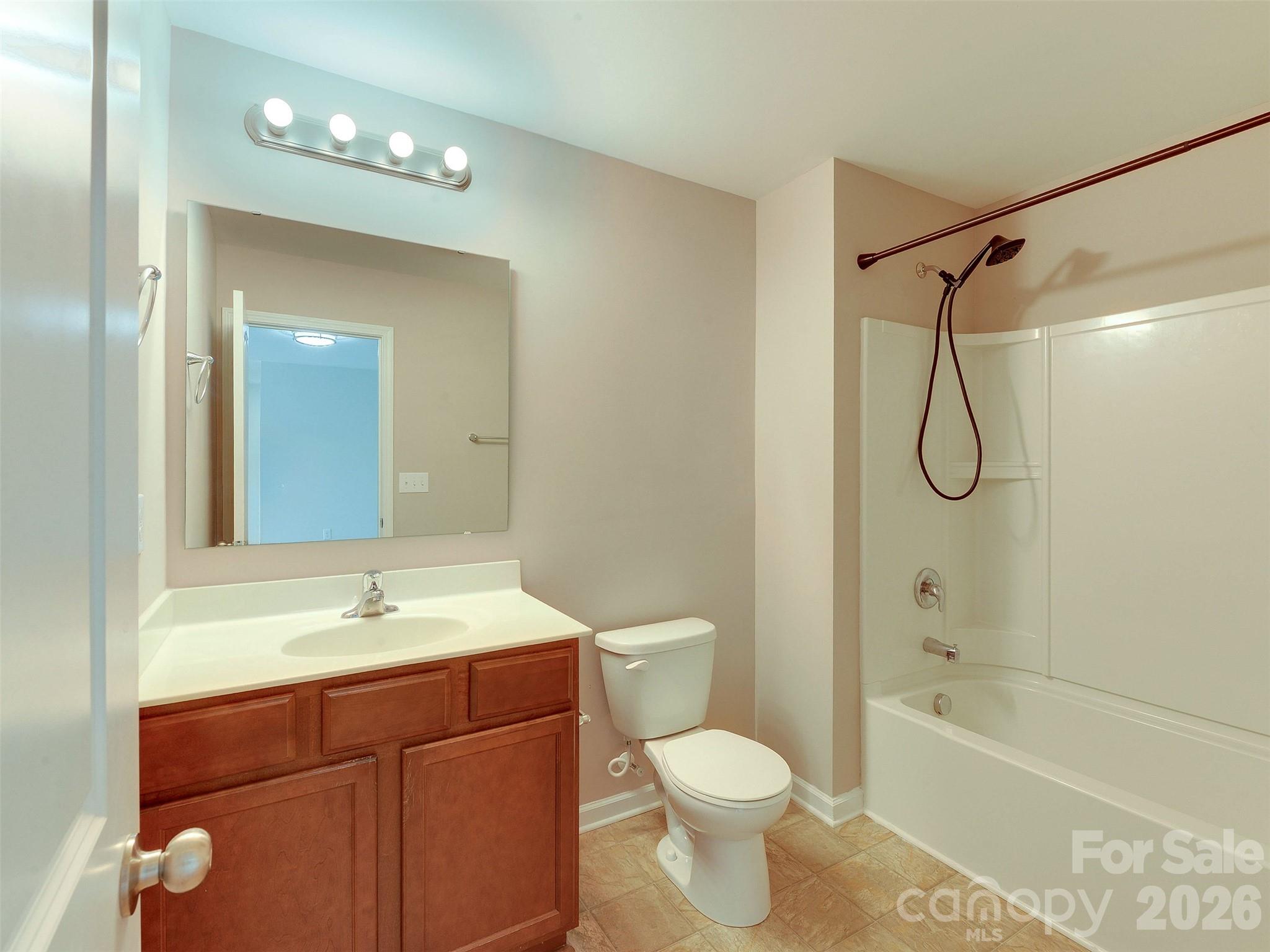 15229 Windward Lane — Lancaster