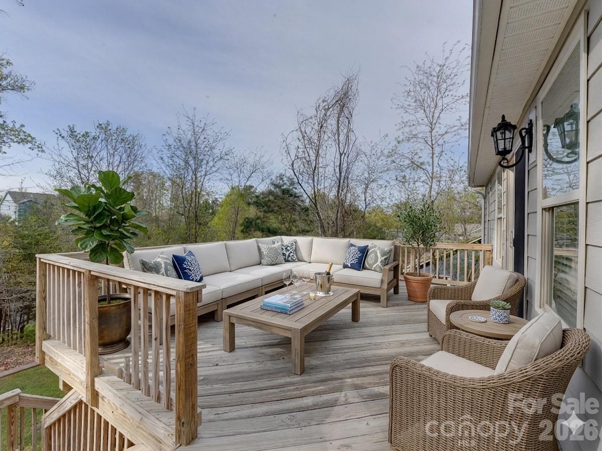 15229 Windward Lane — Lancaster
