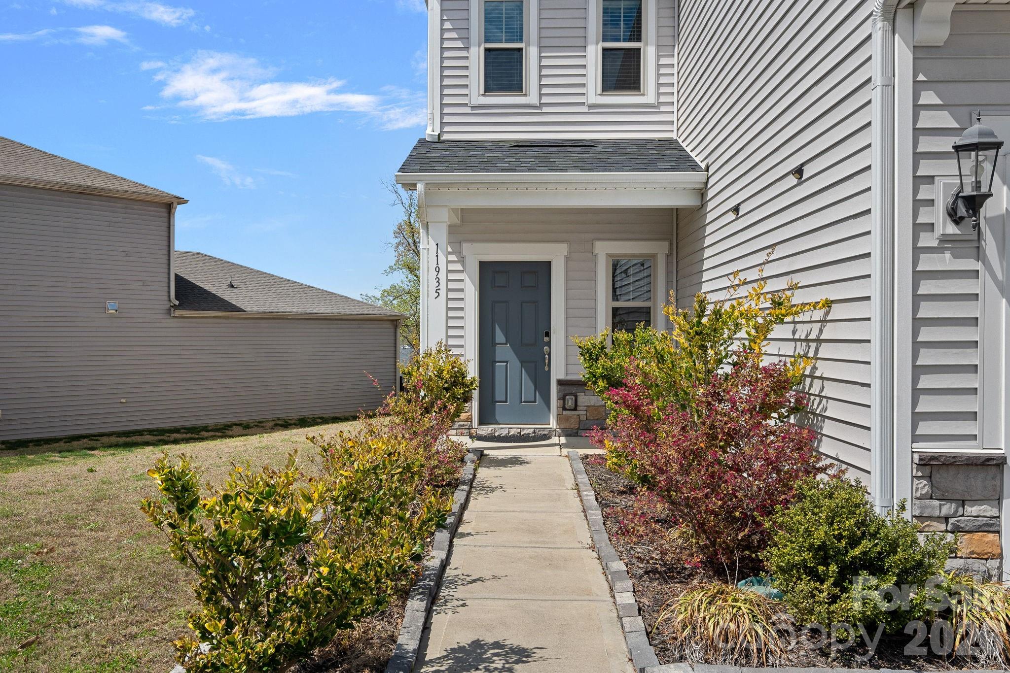 11935 Red Leaf Drive — Charlotte