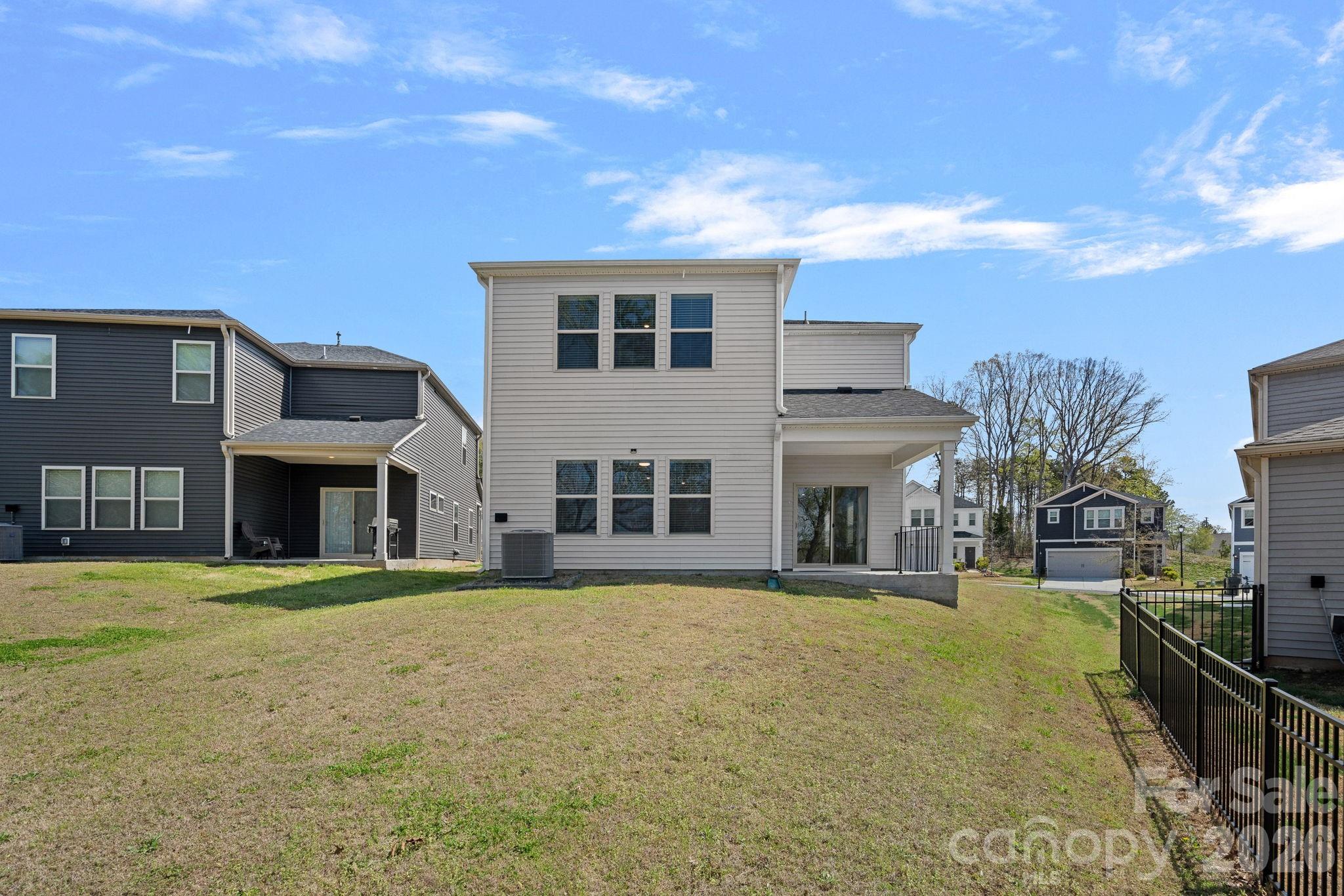 11935 Red Leaf Drive — Charlotte