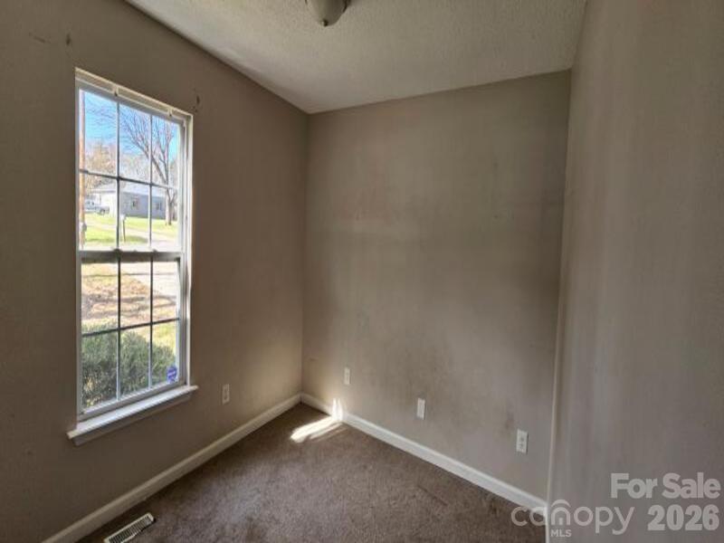 615 Flicker Street — Concord