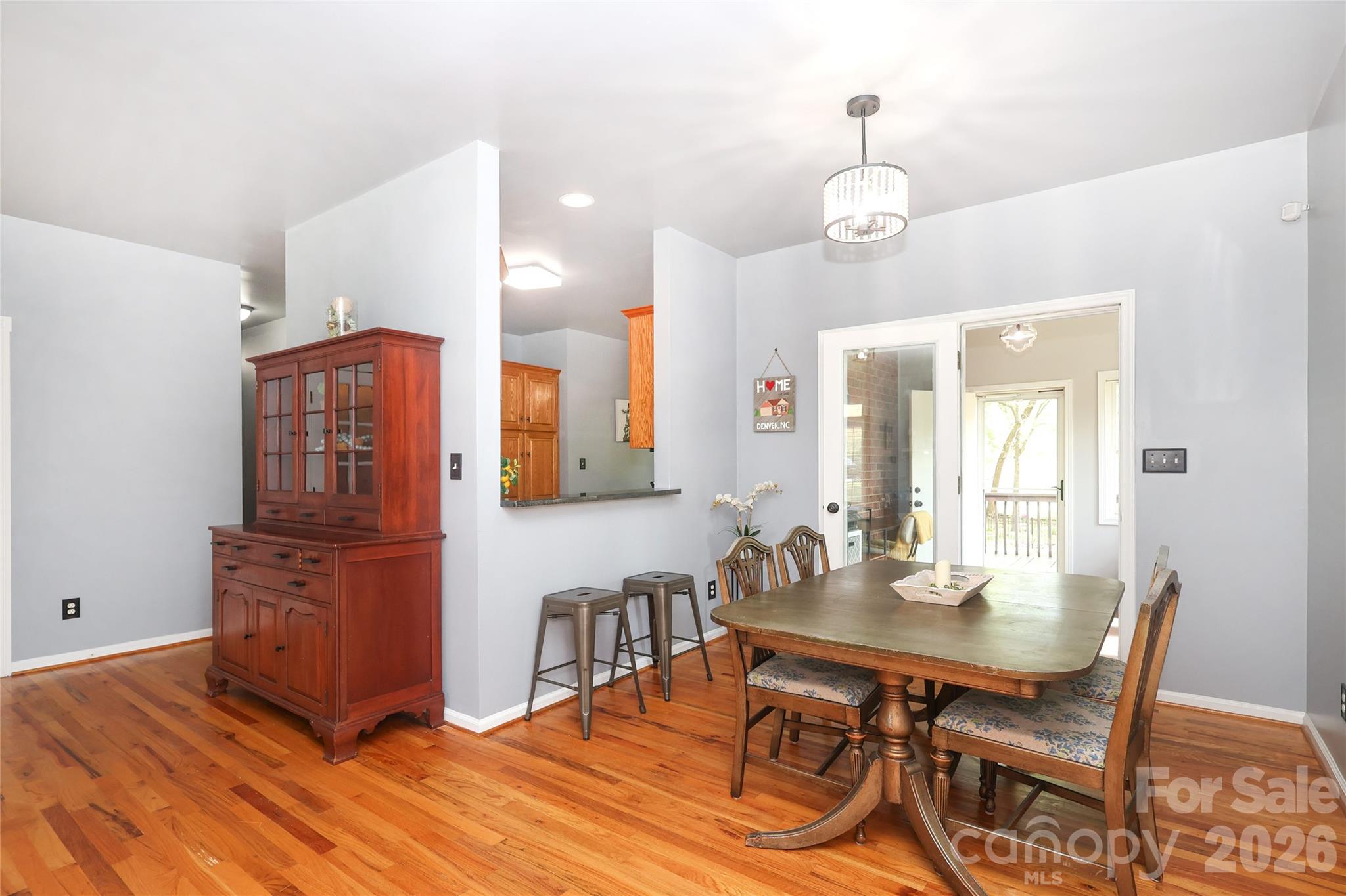 7982 King Arthurs Court — Denver