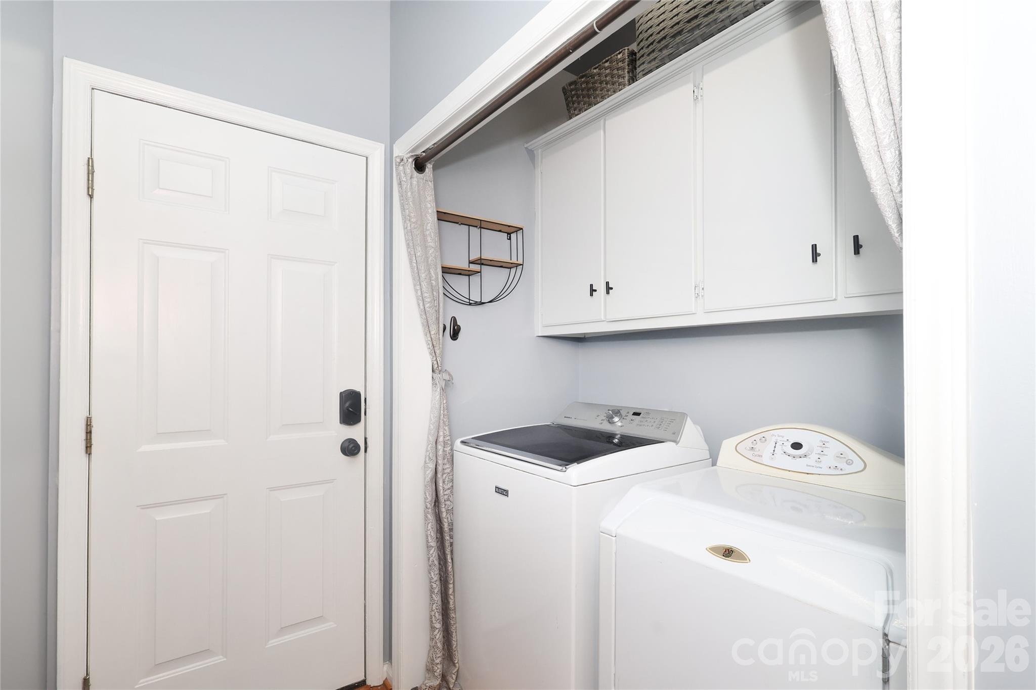 7982 King Arthurs Court — Denver