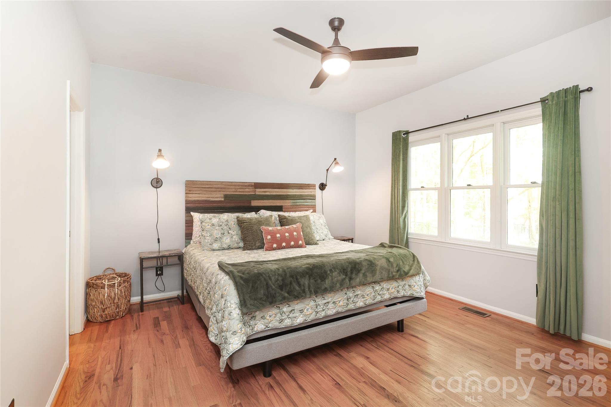 7982 King Arthurs Court — Denver