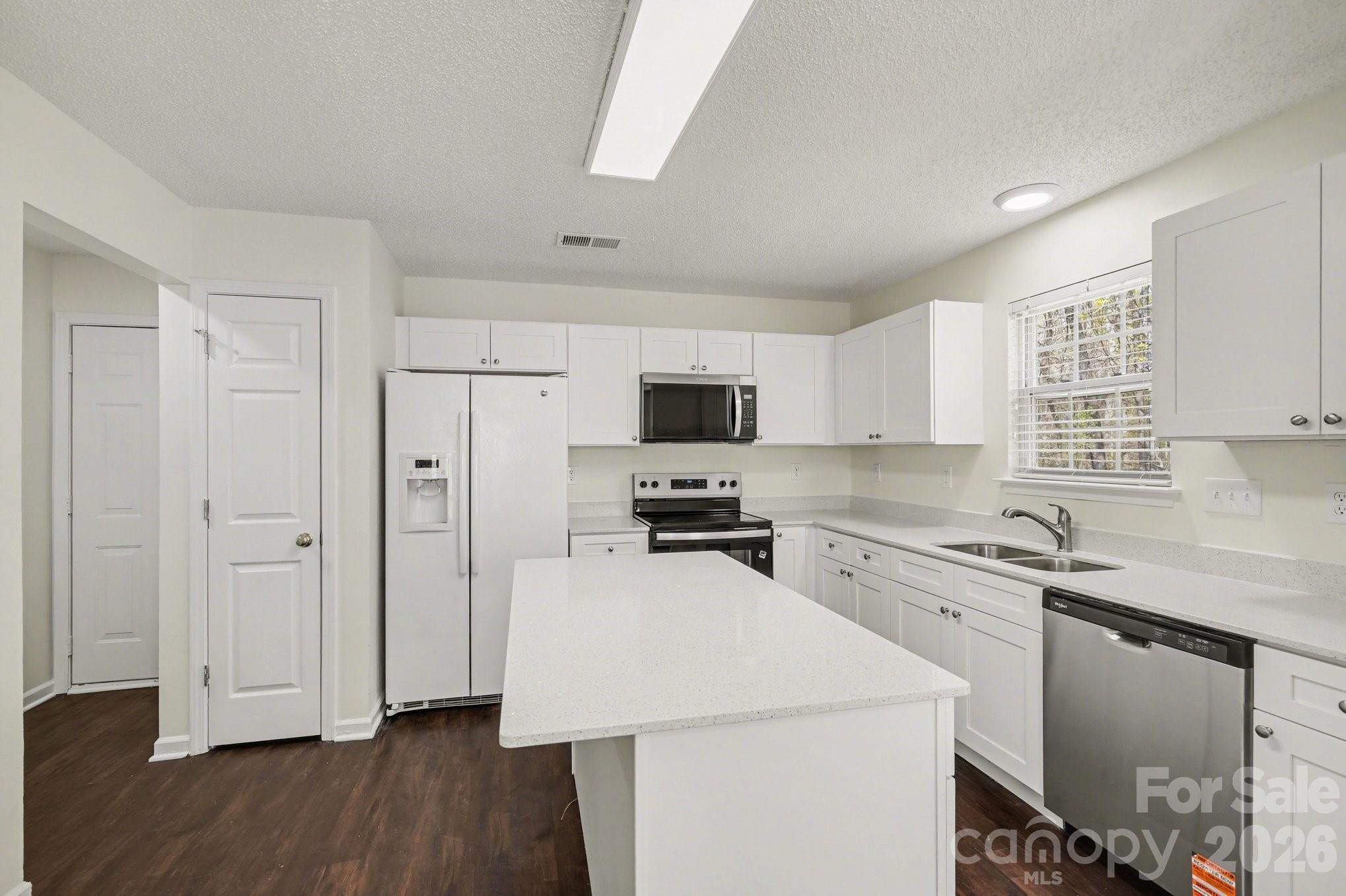 6308 Dumont Lane — Charlotte