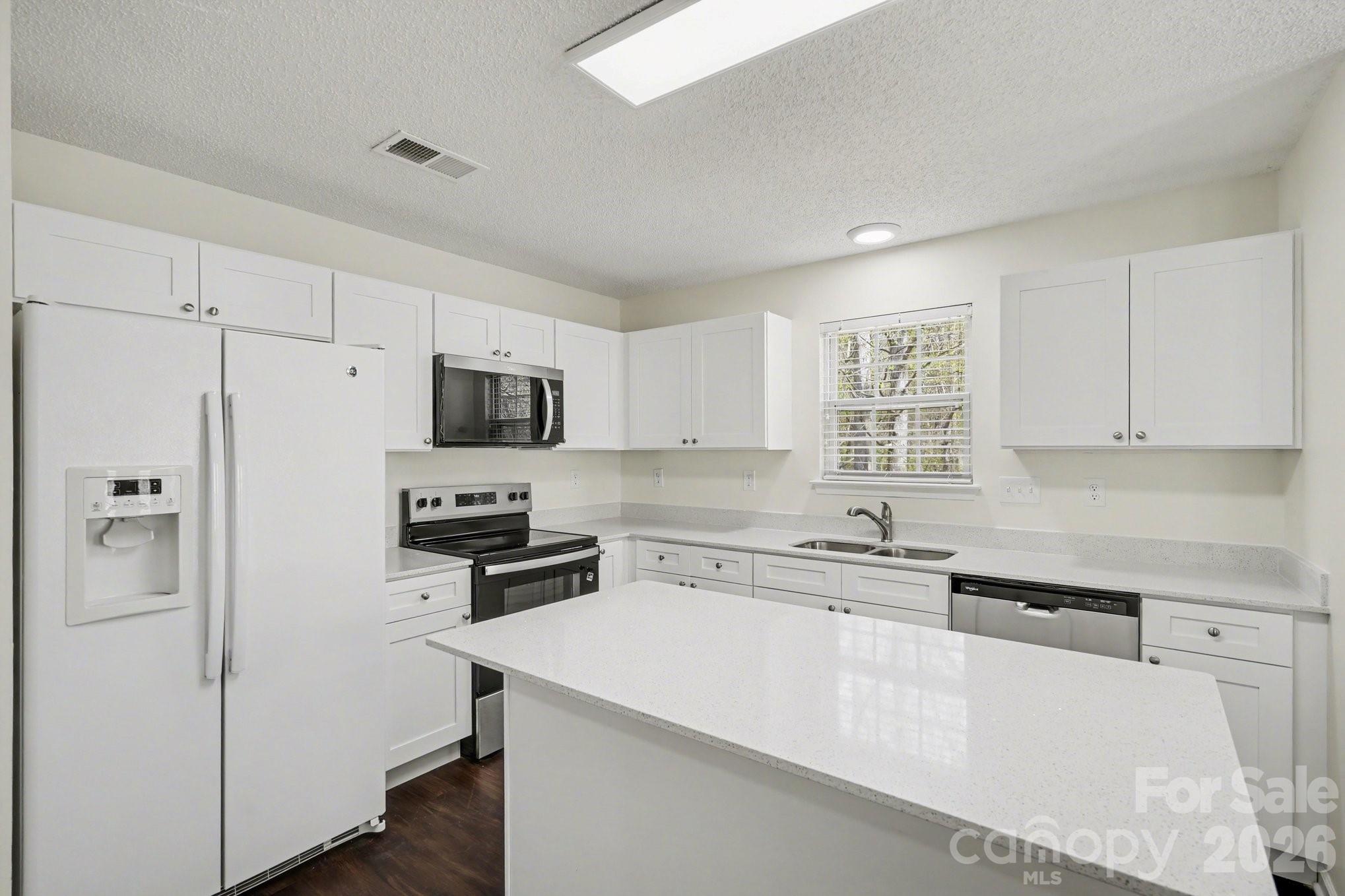 6308 Dumont Lane — Charlotte