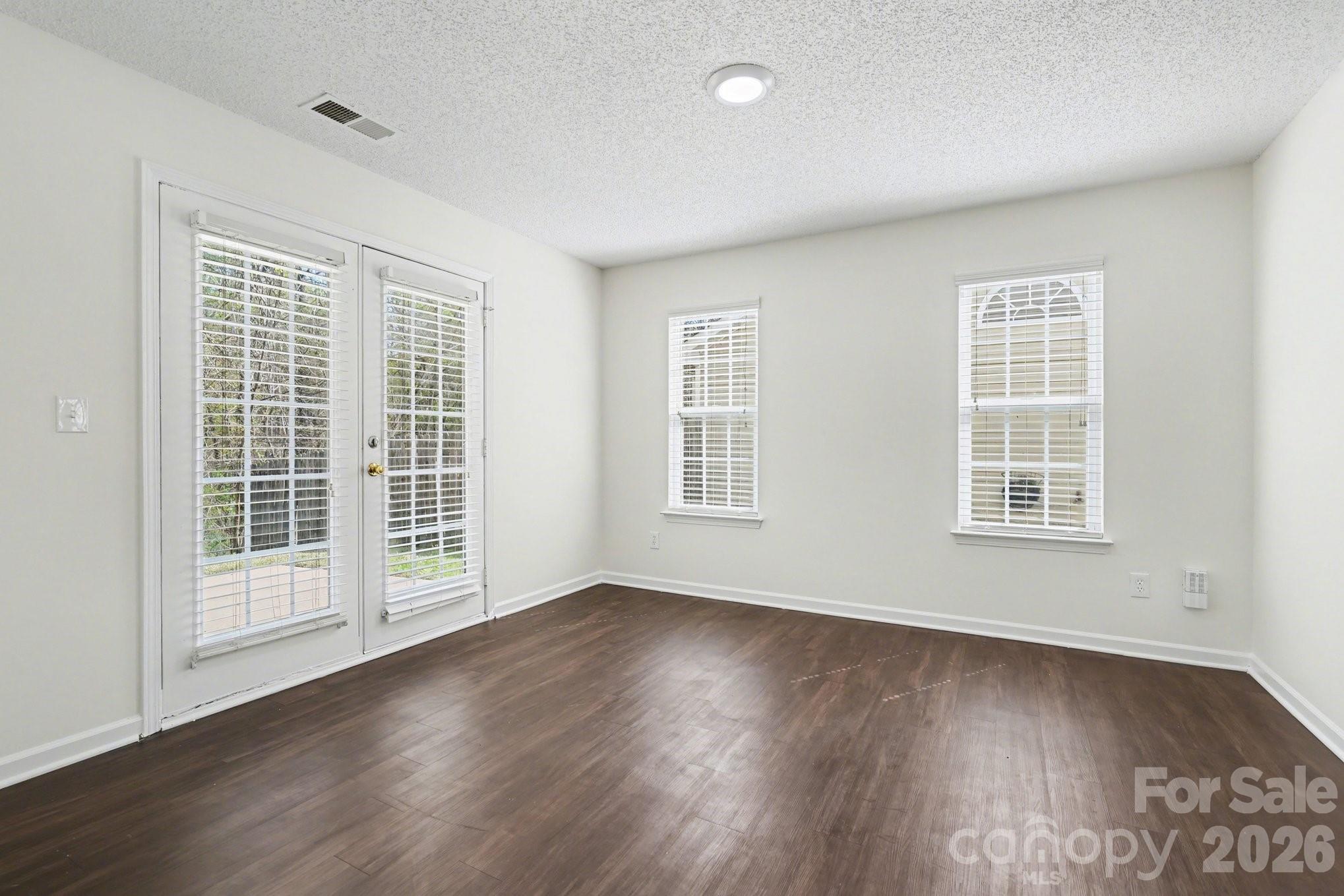 6308 Dumont Lane — Charlotte