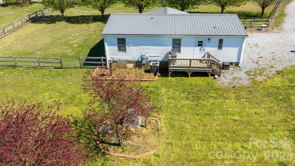 889 Tabor Road — Olin