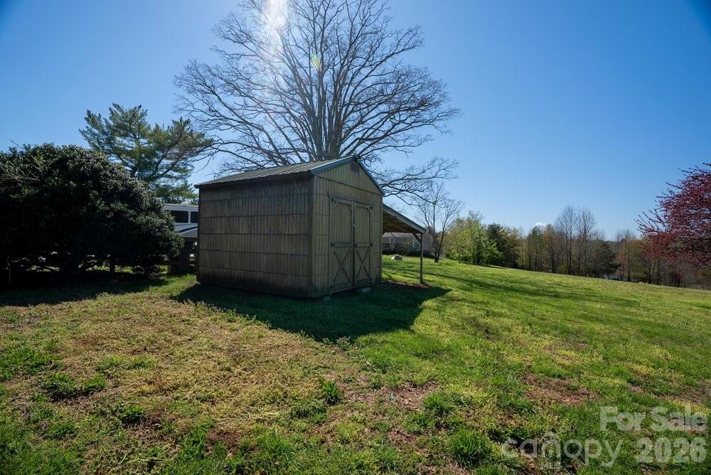 889 Tabor Road — Olin