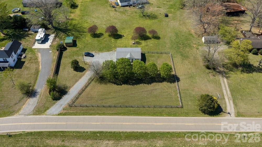 889 Tabor Road — Olin