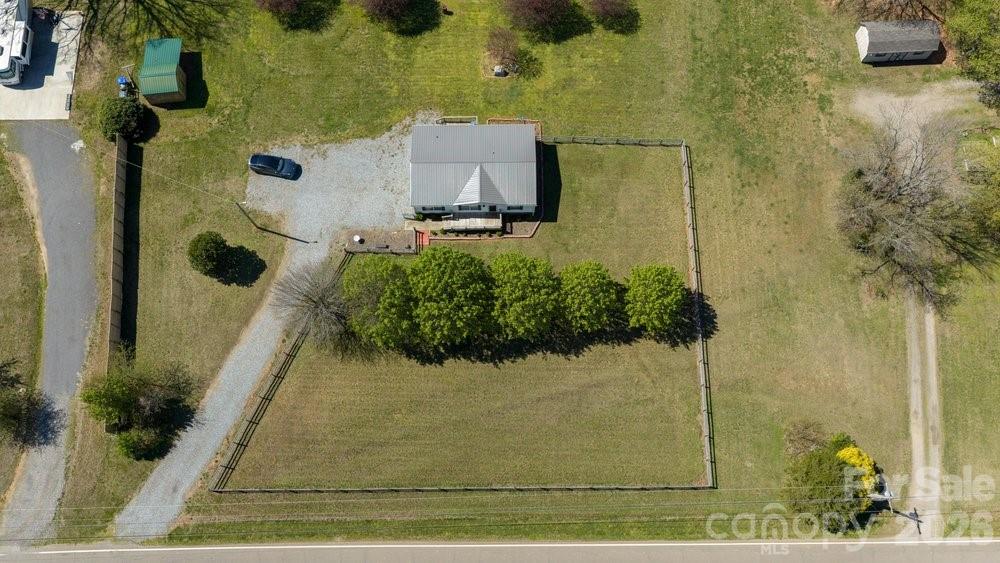 889 Tabor Road — Olin