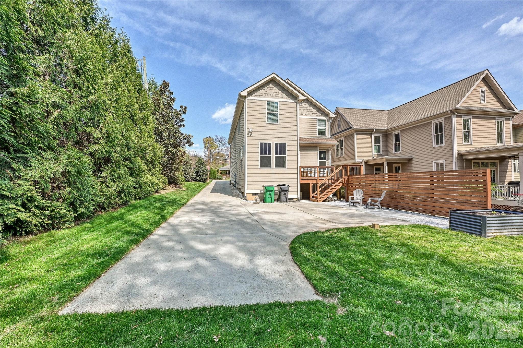 1102 Yale Place — Charlotte