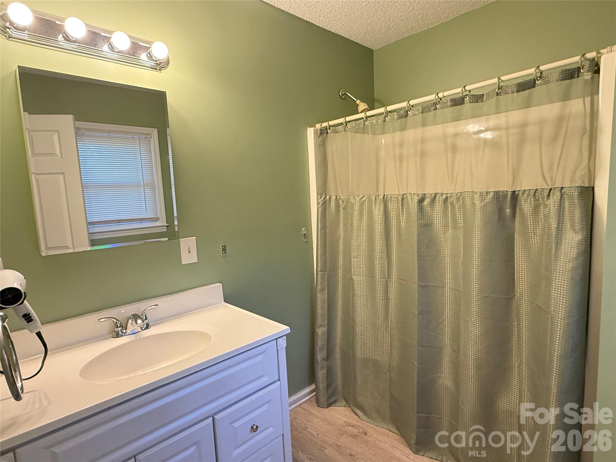 240 Nixon Road — Belmont
