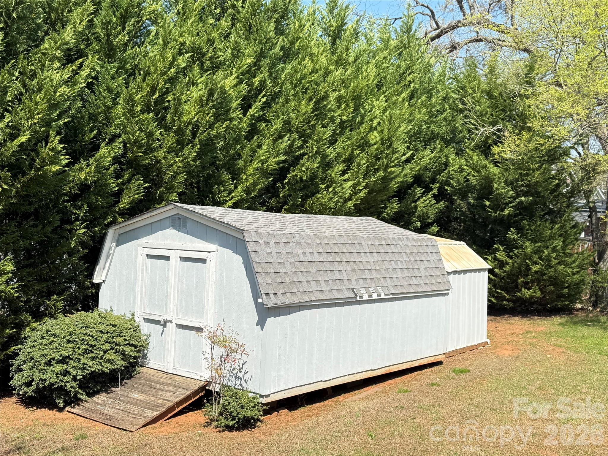 240 Nixon Road — Belmont