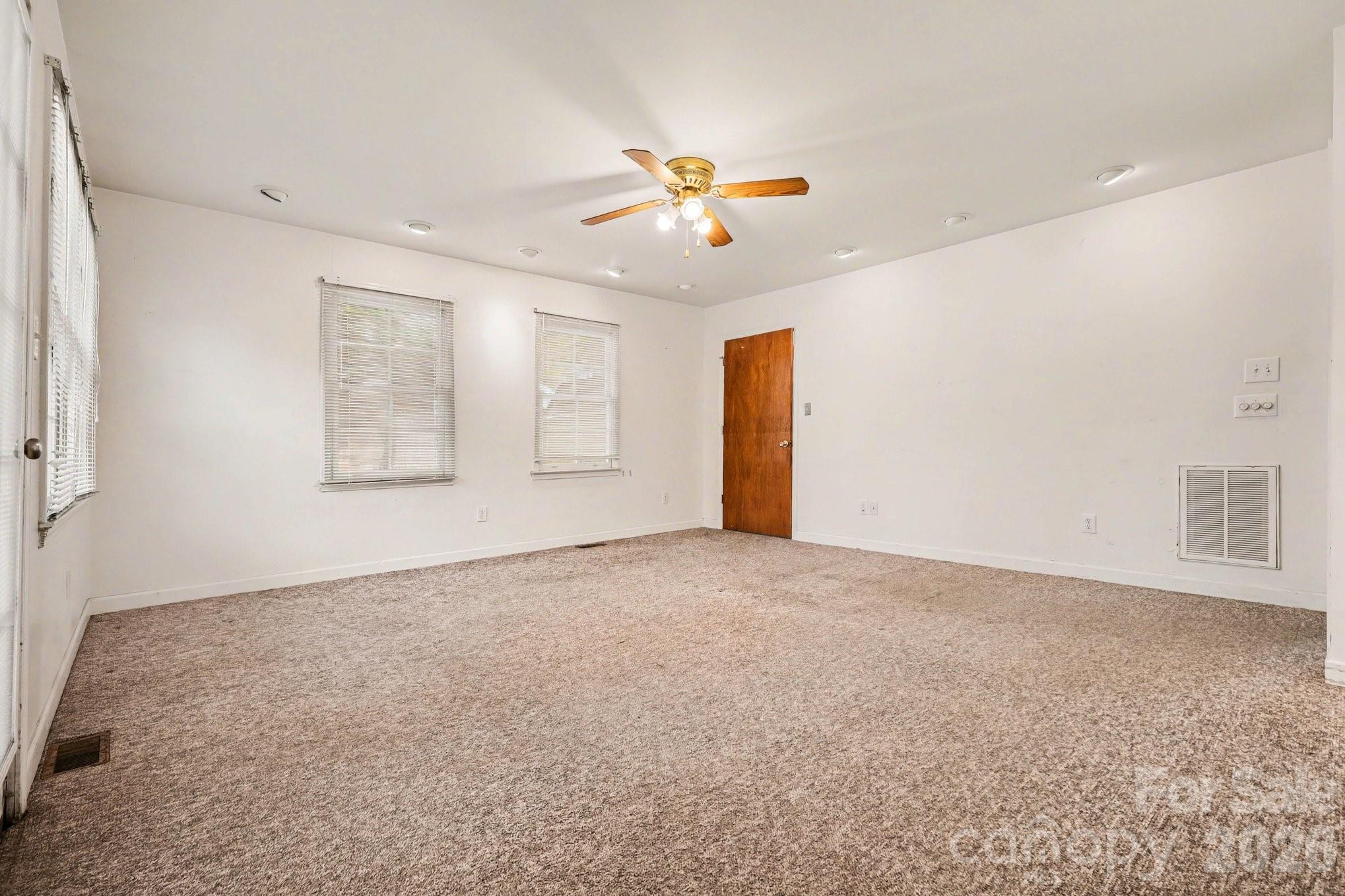 2627 Scarlet Circle — Charlotte